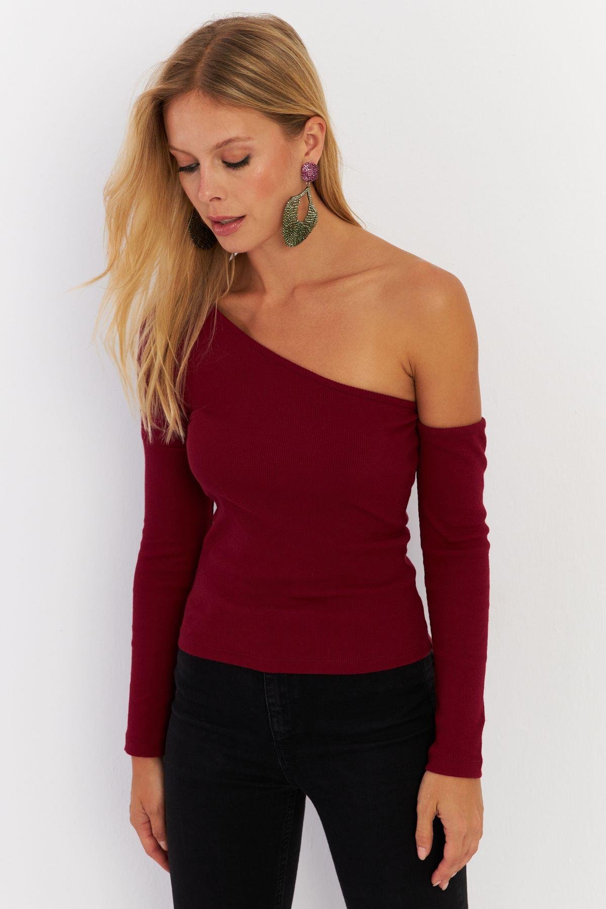 Kadın Bordo Asimetrik Kollu Kaşkorse Bluz HOR1