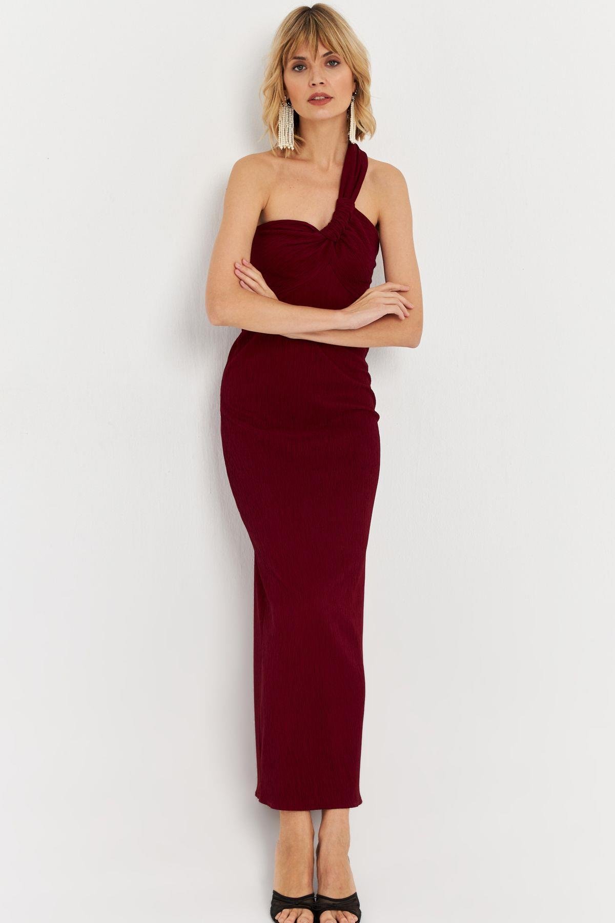 Kadın Bordo Asimetrik Yaka Maxi Elbise NH25455
