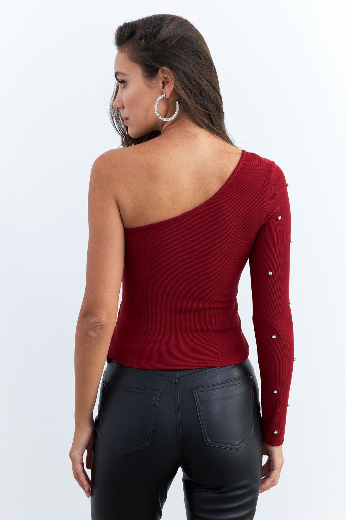 Kadın Bordo Taşlı Tek Kol Crop Bluz HOL2