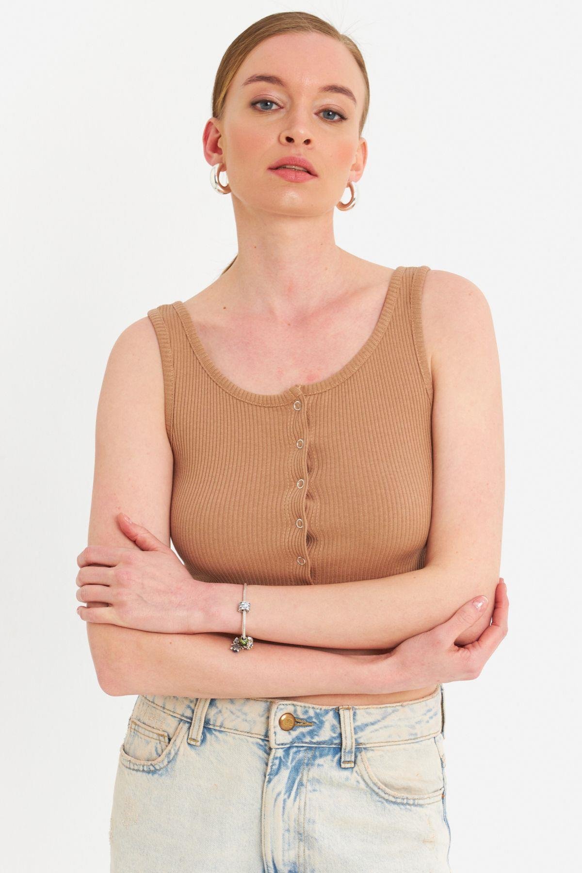 Kadın Camel Çıtçıtlı Crop Bluz YDF103