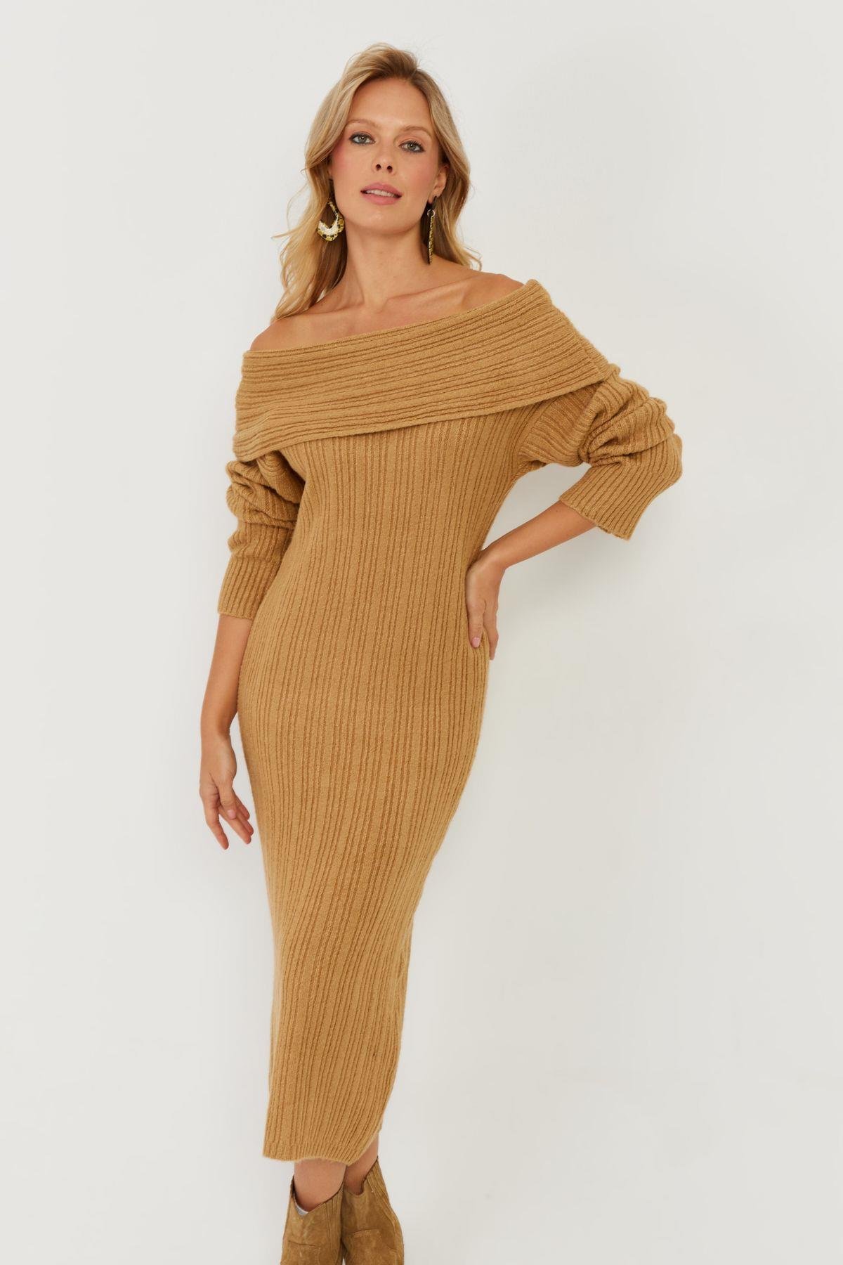 Kadın Camel Madonna Yaka Triko Midi Elbise KZ2503