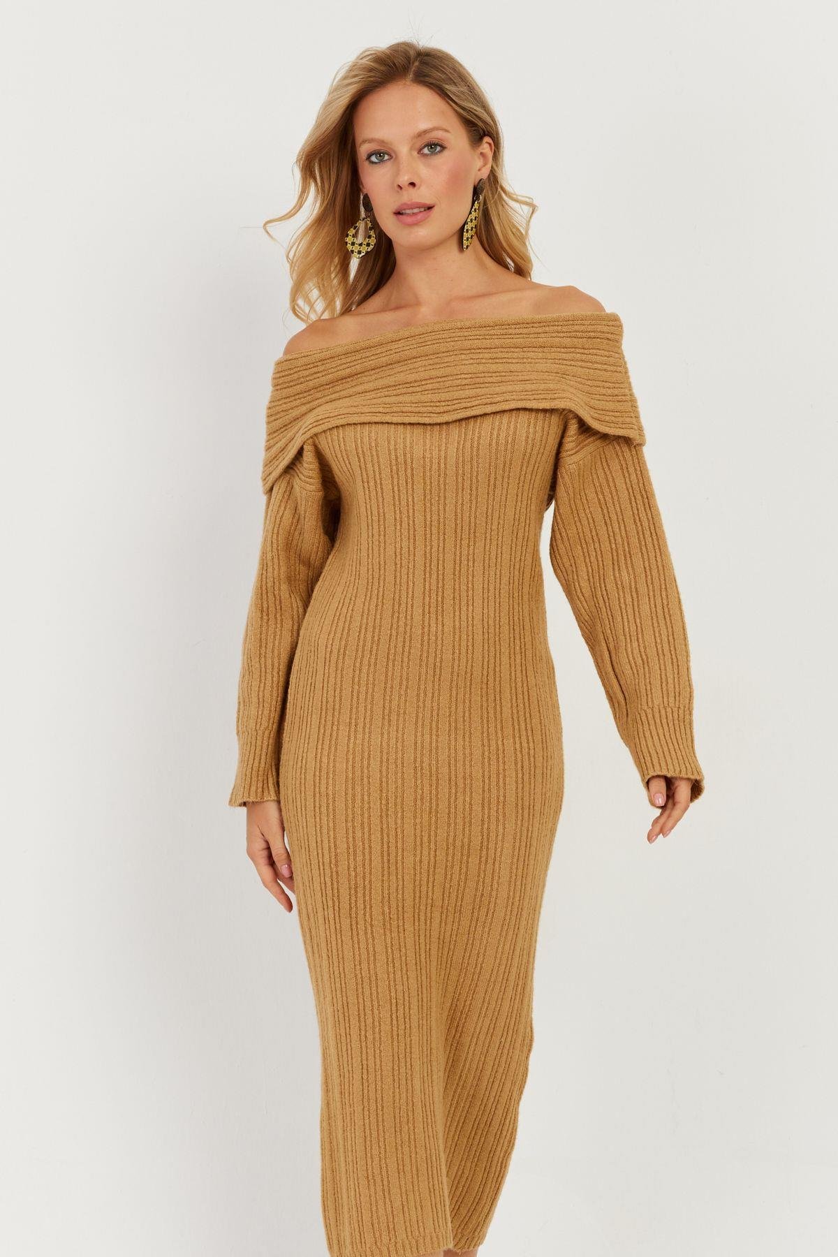 Kadın Camel Madonna Yaka Triko Midi Elbise KZ2503