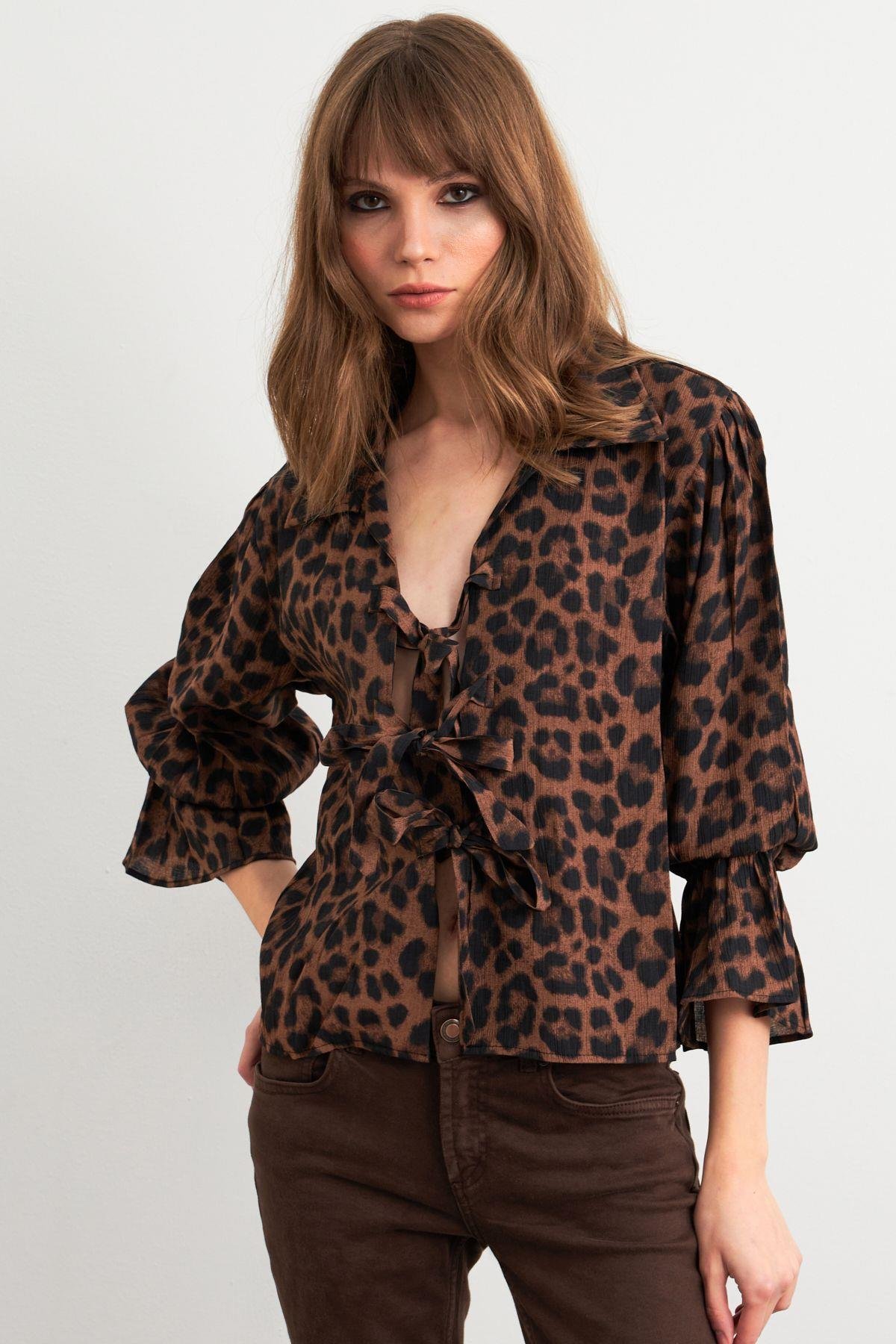 Kadın Camel-Siyah Bağlama Detaylı Leopar Gömlek FS9340