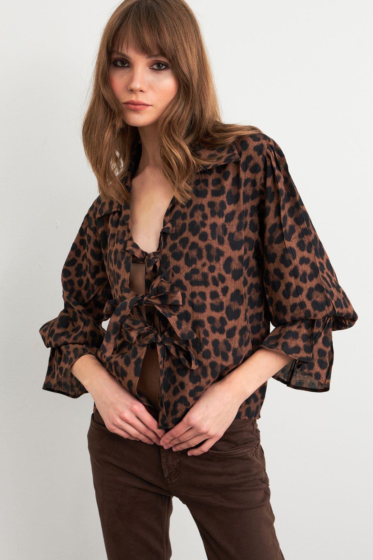 Kadın Camel-Siyah Bağlama Detaylı Leopar Gömlek FS9340