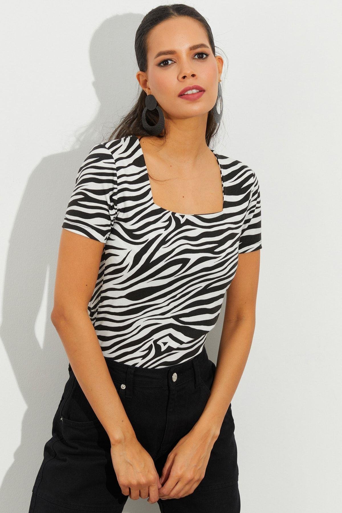 Kadın Camel-Siyah Kare Yaka Zebra Desenli Bluz LPP1221