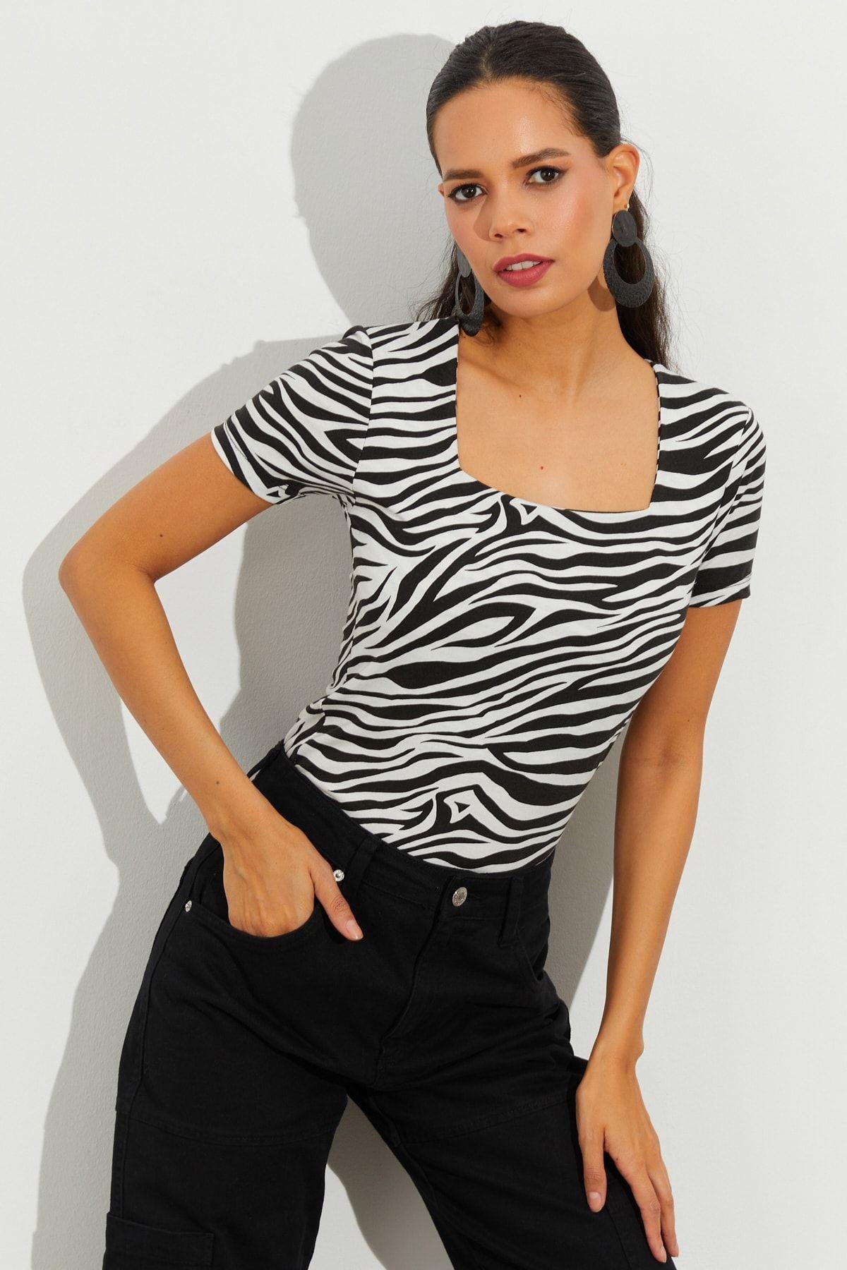Kadın Camel-Siyah Kare Yaka Zebra Desenli Bluz LPP1221