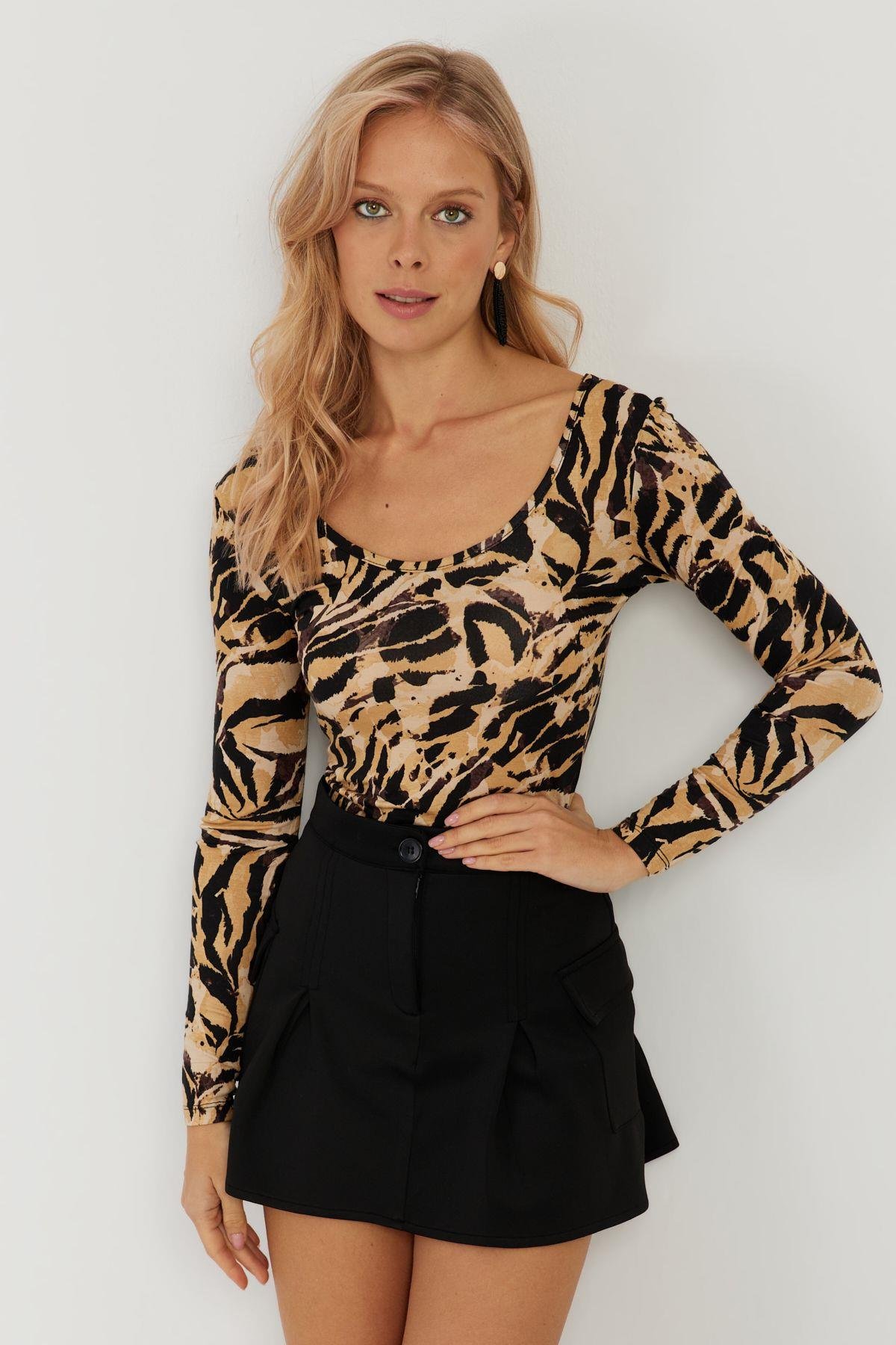 Kadın Camel-Siyah Ön Arka U Zebra Desenli Bluz LPP1266