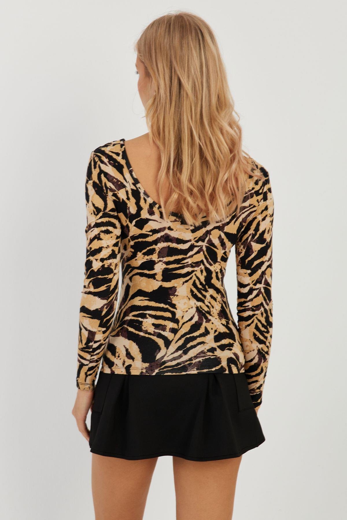 Kadın Camel-Siyah Ön Arka U Zebra Desenli Bluz LPP1266