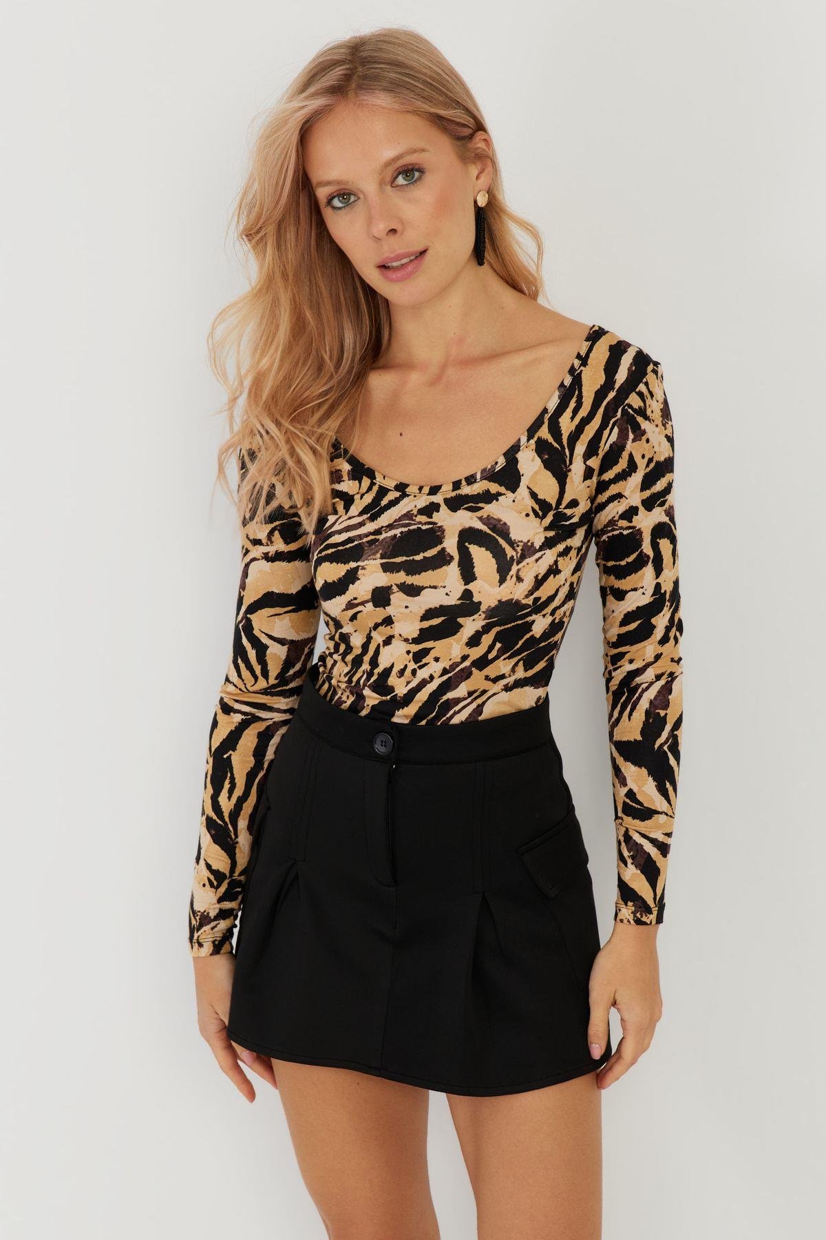 Kadın Camel-Siyah Ön Arka U Zebra Desenli Bluz LPP1266