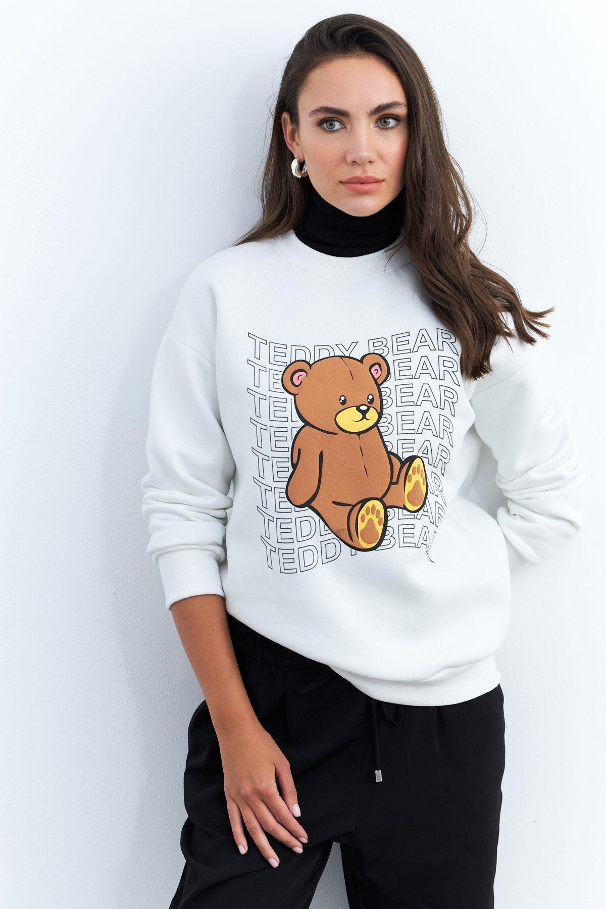 Kadın Ekru Ayıcık Baskılı Sweatshirt MZM288