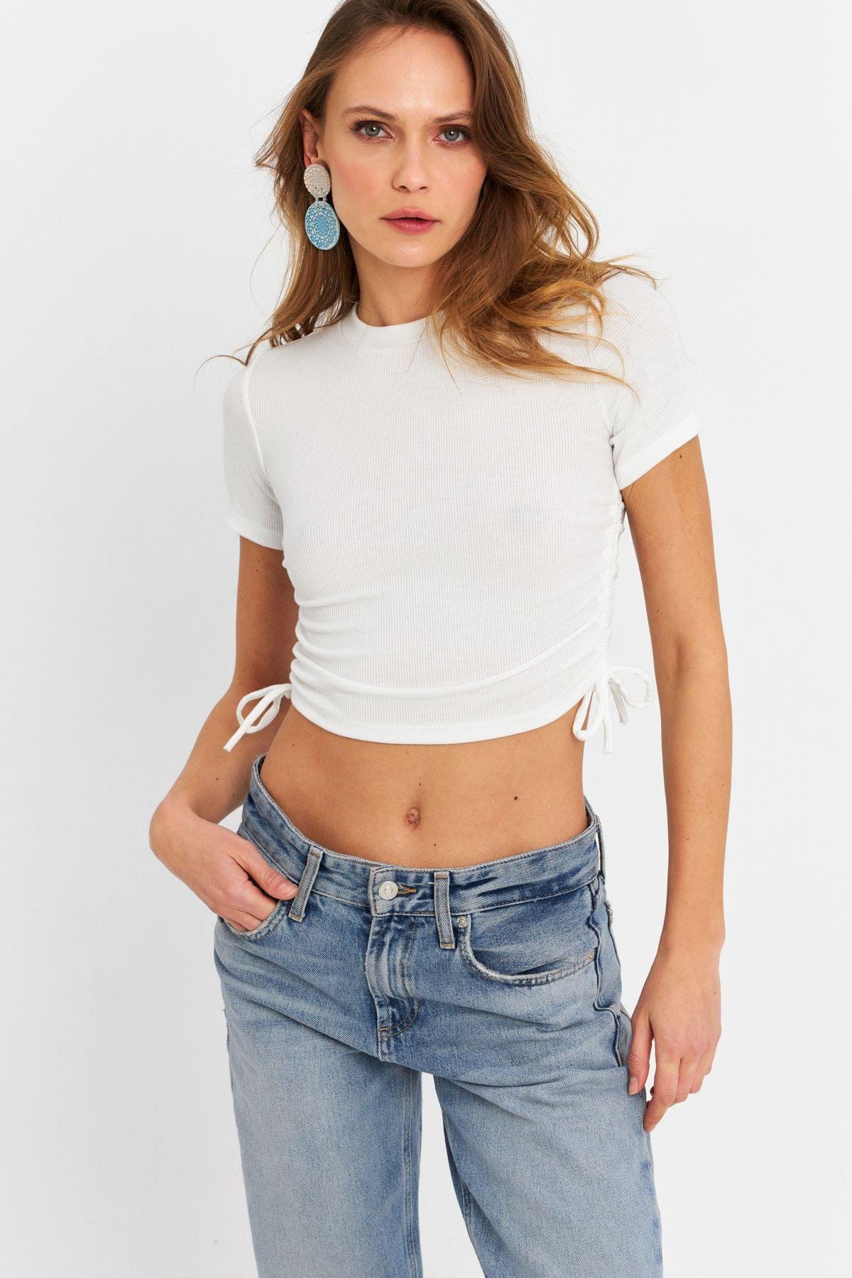 Kadın Ekru Büzgülü Crop Bluz ANT103