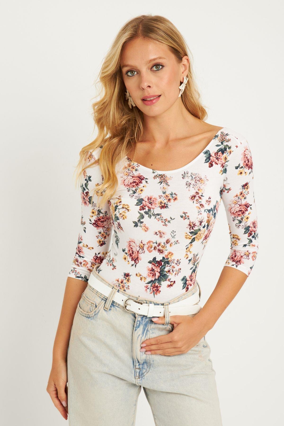 Kadın Ekru Çiçek Desenli Çıtçıtlı Body RK40