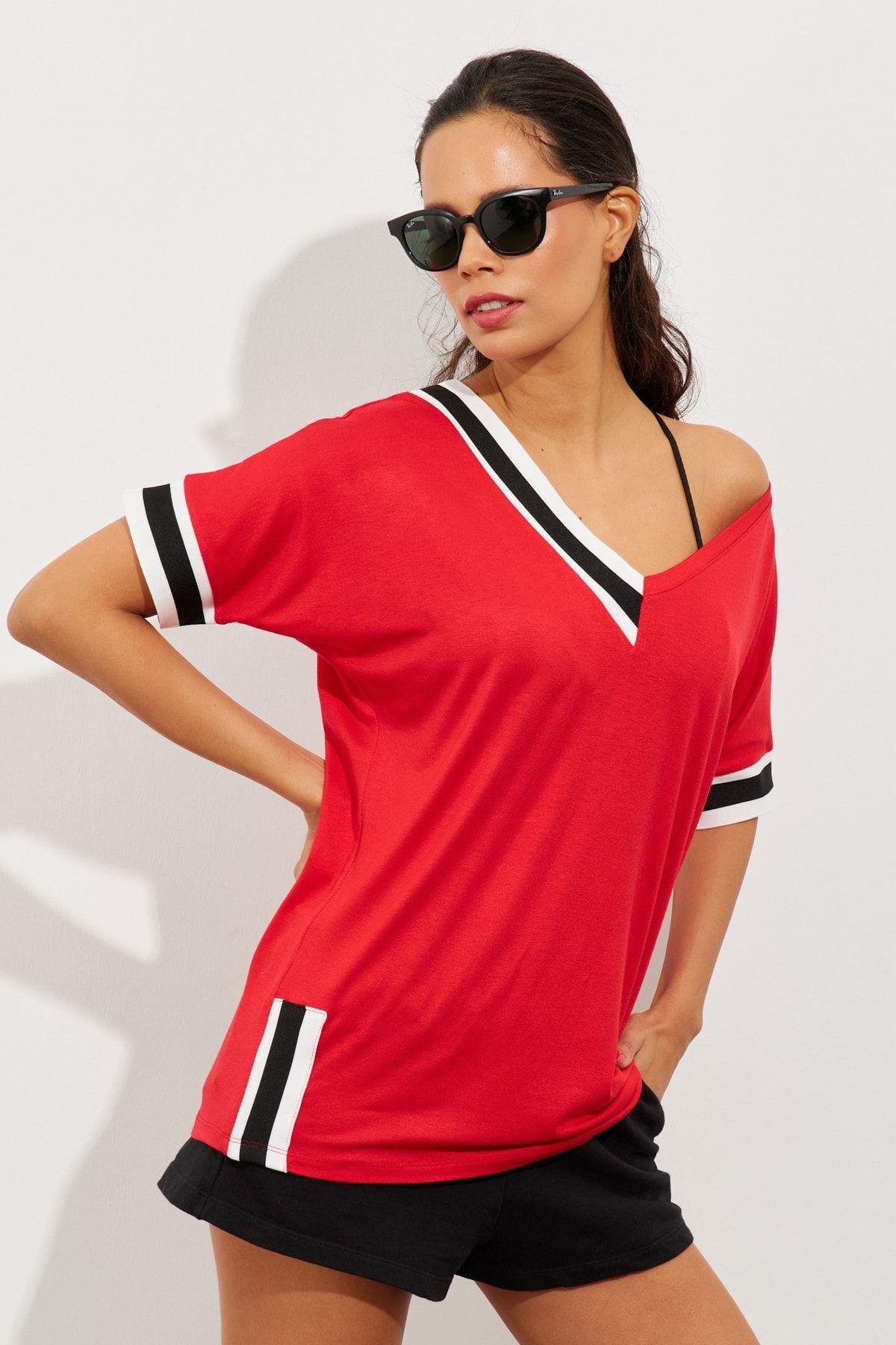 Kadın Ekru Kontrast T-Shirt ST396