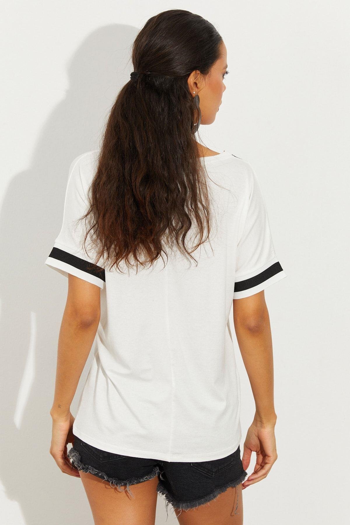 Kadın Ekru Kontrast T-Shirt ST396