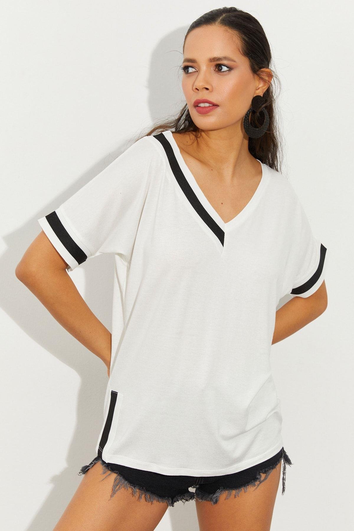 Kadın Ekru Kontrast T-Shirt ST396