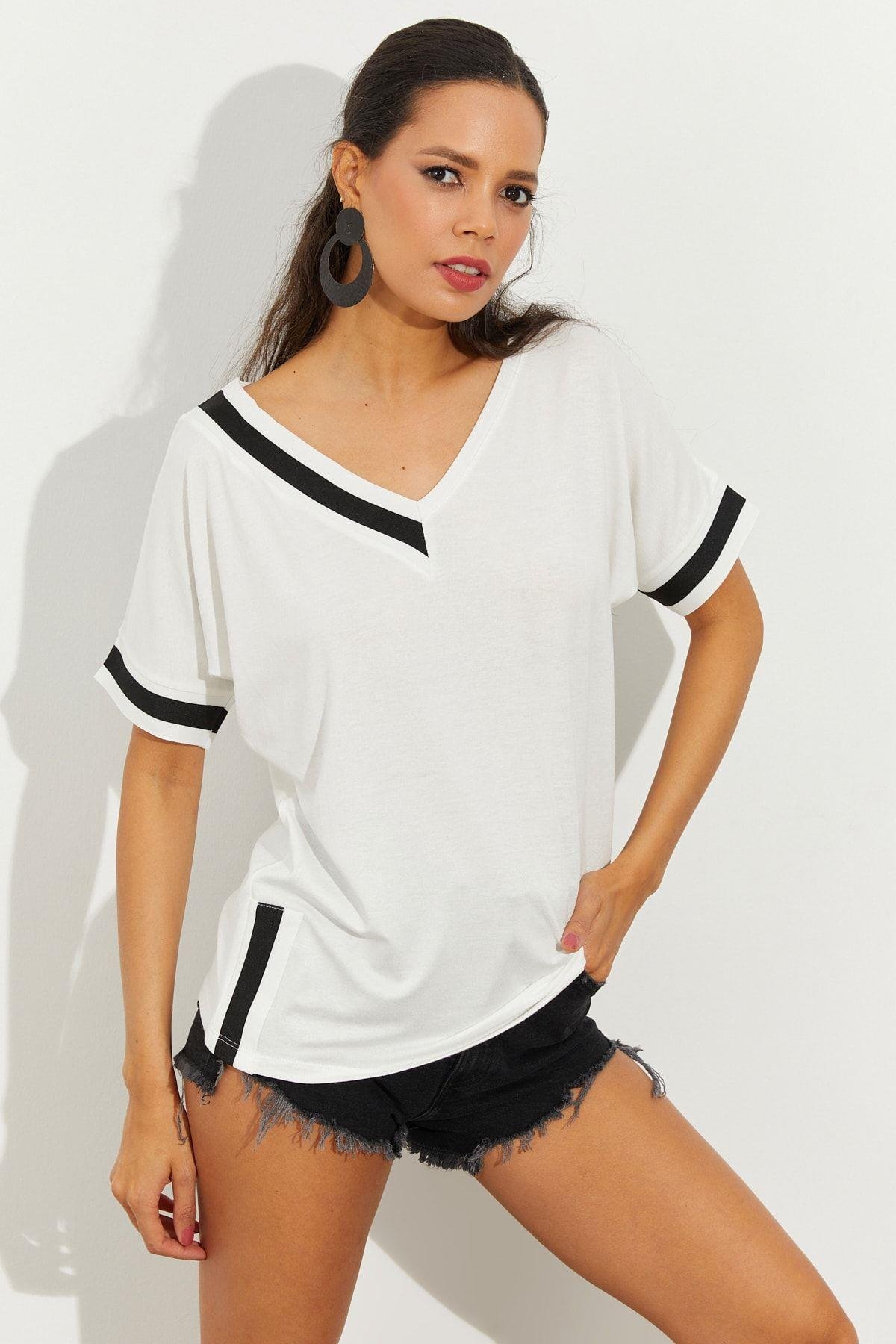 Kadın Ekru Kontrast T-Shirt ST396