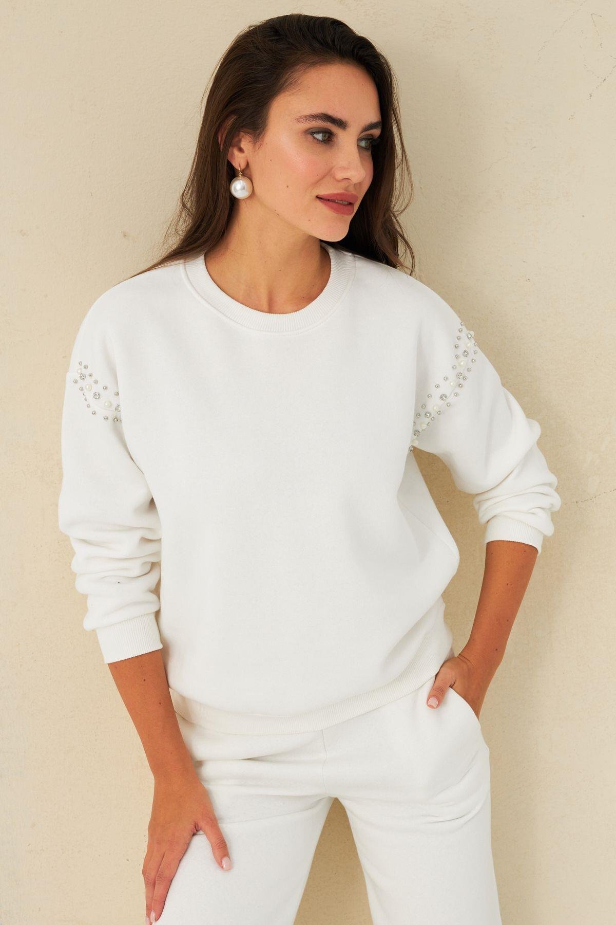 Kadın Ekru Omuzları İnci Detaylı Sweatshirt DY1424
