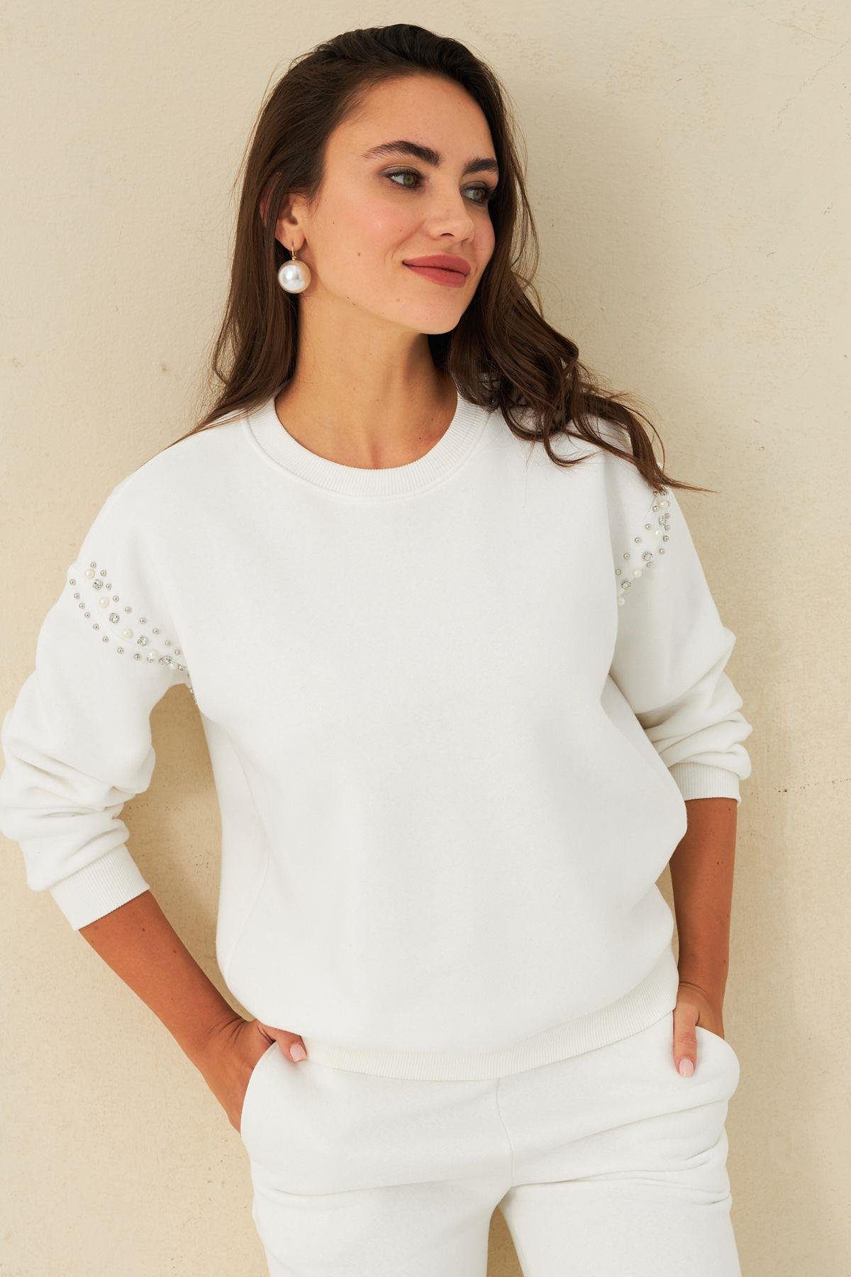 Kadın Ekru Omuzları İnci Detaylı Sweatshirt DY1424