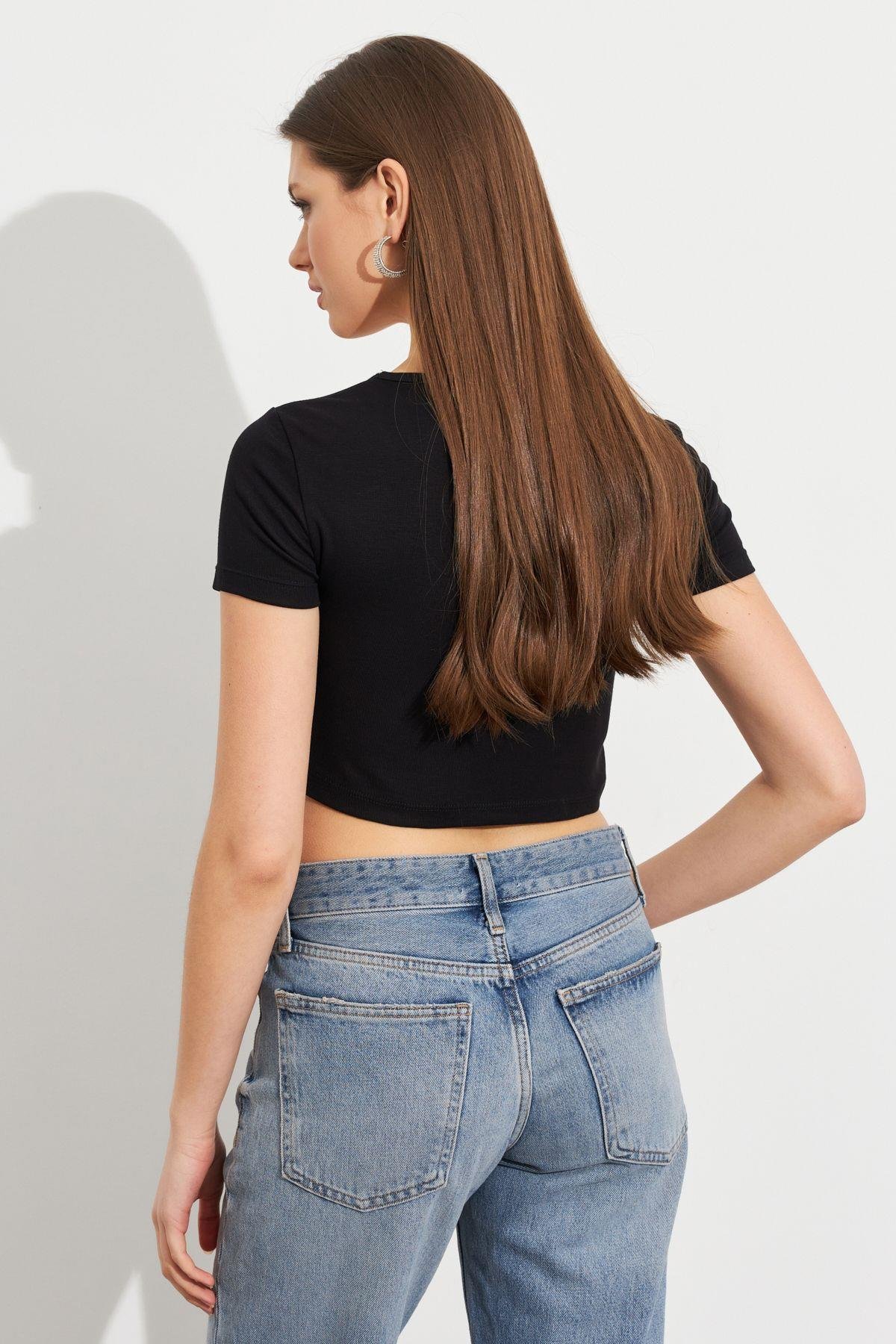 Kadın Ekru V Yaka Crop Bluz TOP101