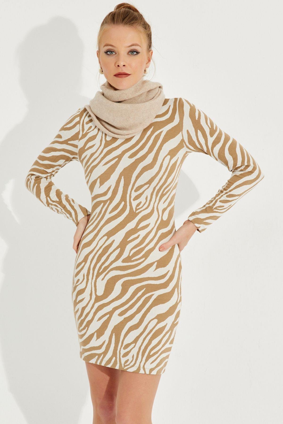 Kadın Ekru Zebra Desenli Mini Elbise AYD249