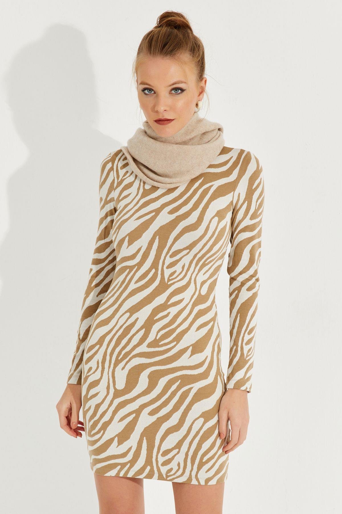 Kadın Ekru Zebra Desenli Mini Elbise AYD249