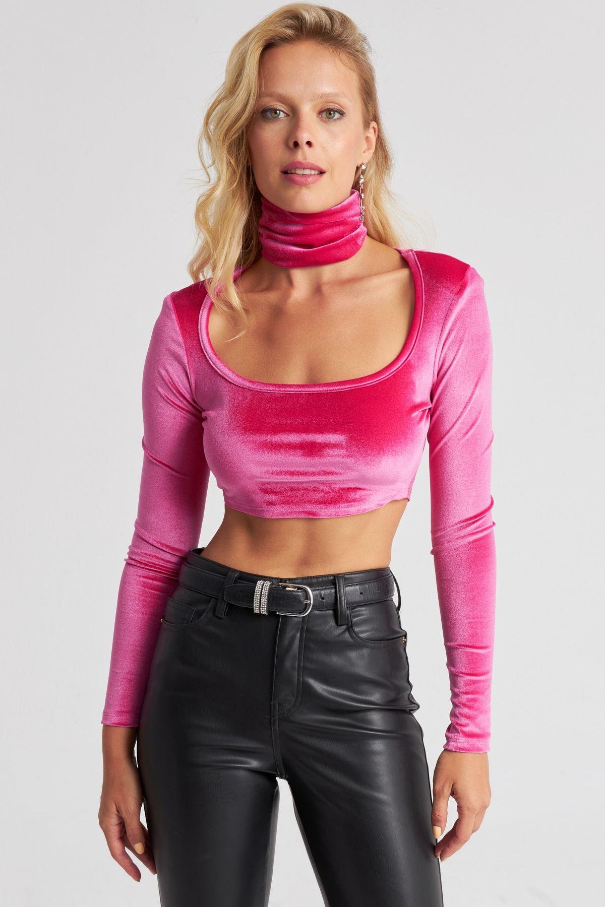 Kadın Fuşya Kare Yaka Boyunluklu Kadife Crop Bluz B2867