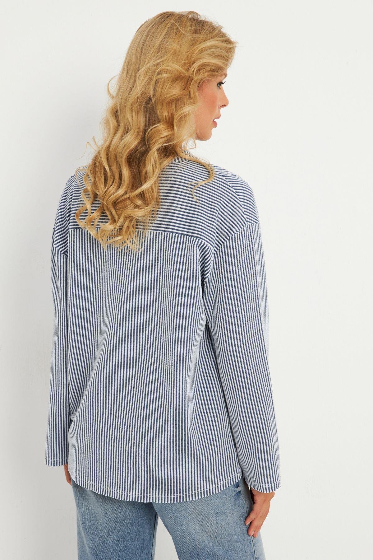 Kadın Gri Çizgili Cepli Sweatshirt TF01
