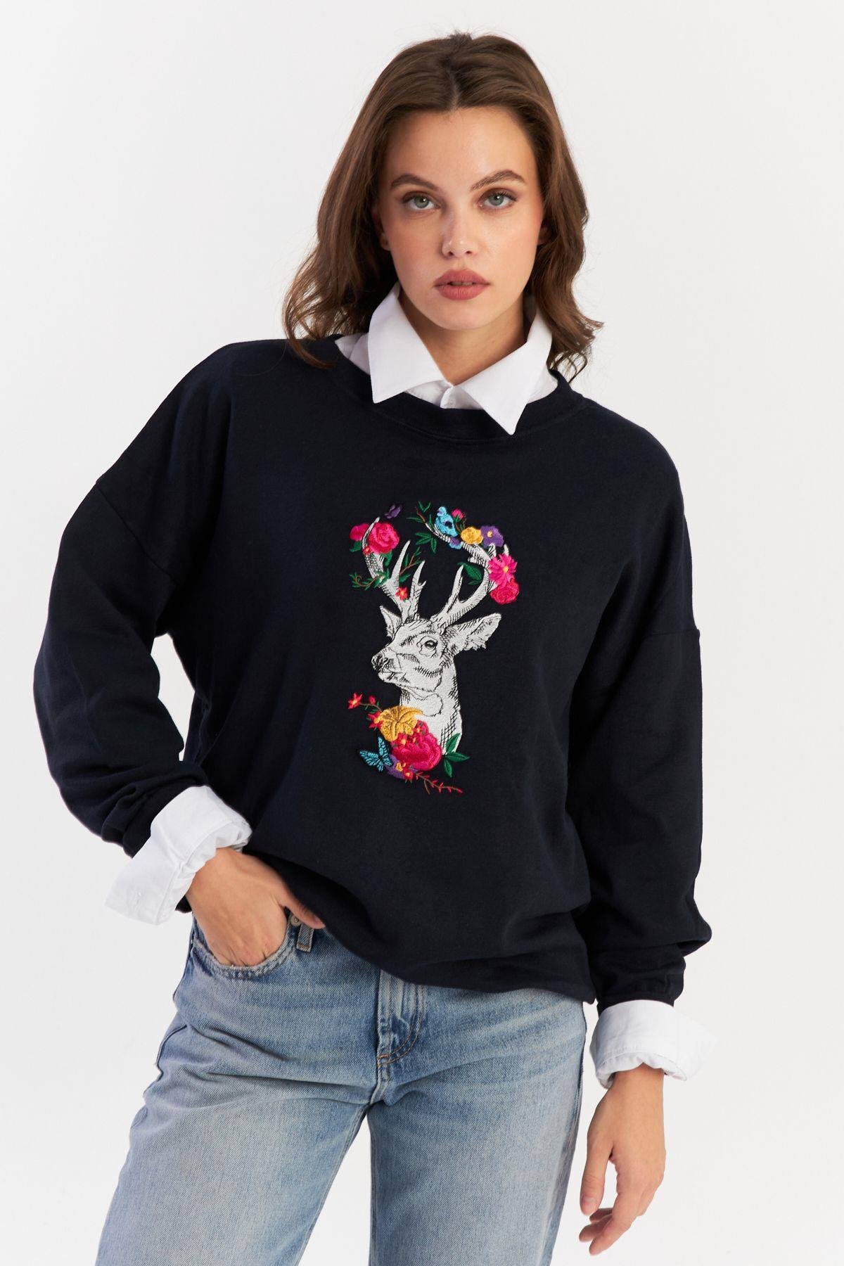 Kadın Gri-Fuşya Nakışlı Sweatshirt YLE20