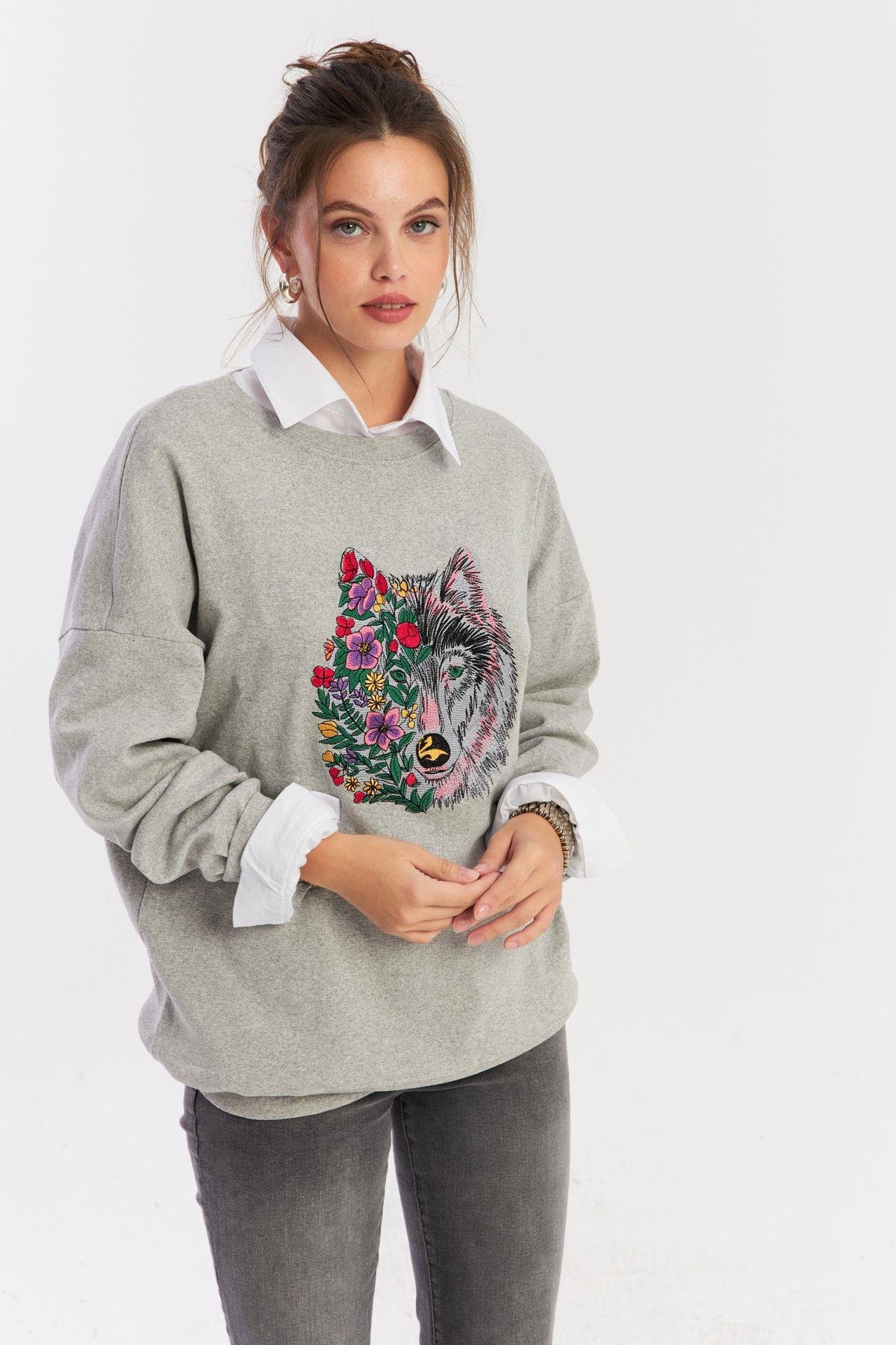 Kadın Gri-Fuşya Nakışlı Sweatshirt YLE20