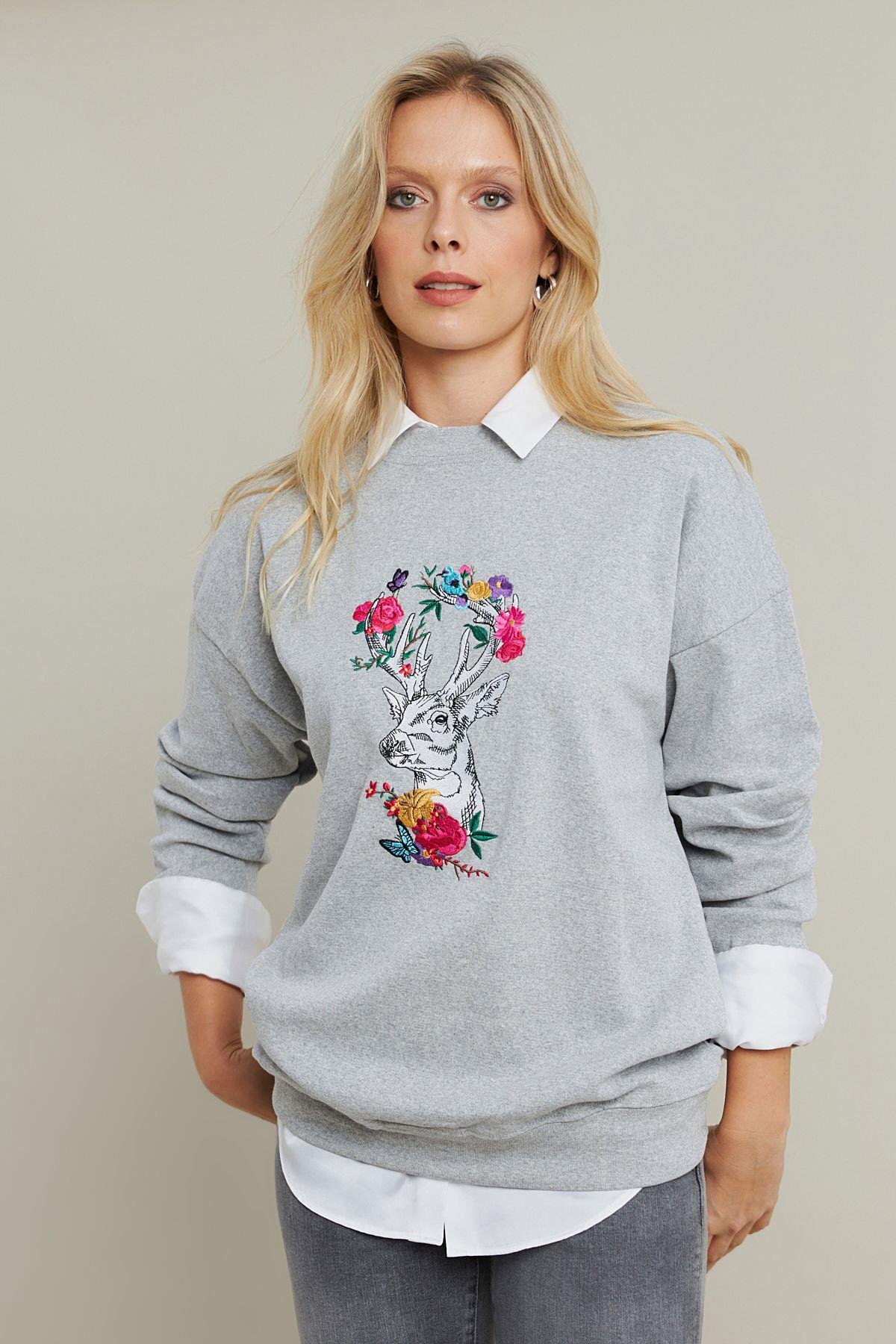Kadın Gri-Fuşya Nakışlı Sweatshirt YLE20