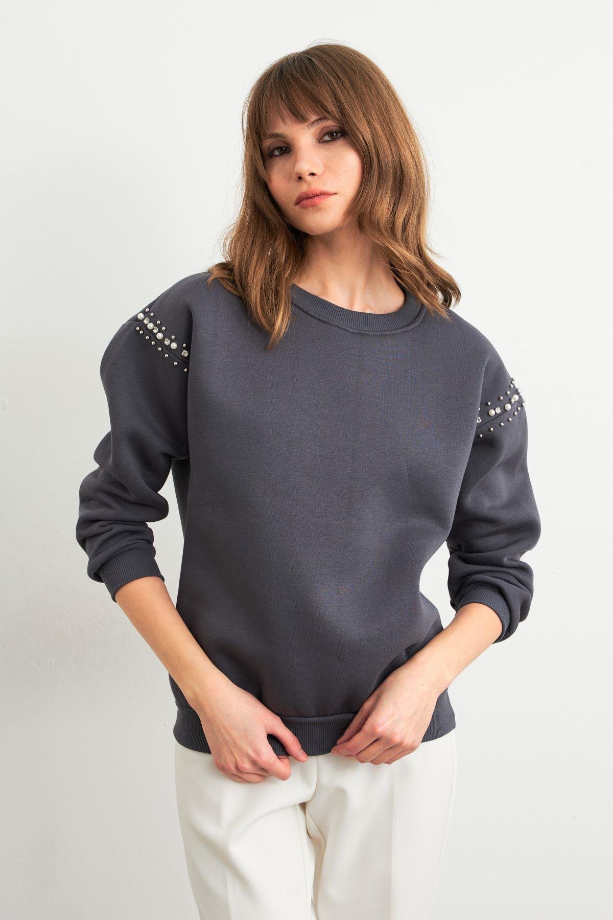 Kadın Gri Omuzları İnci Detaylı Sweatshirt MDY1424