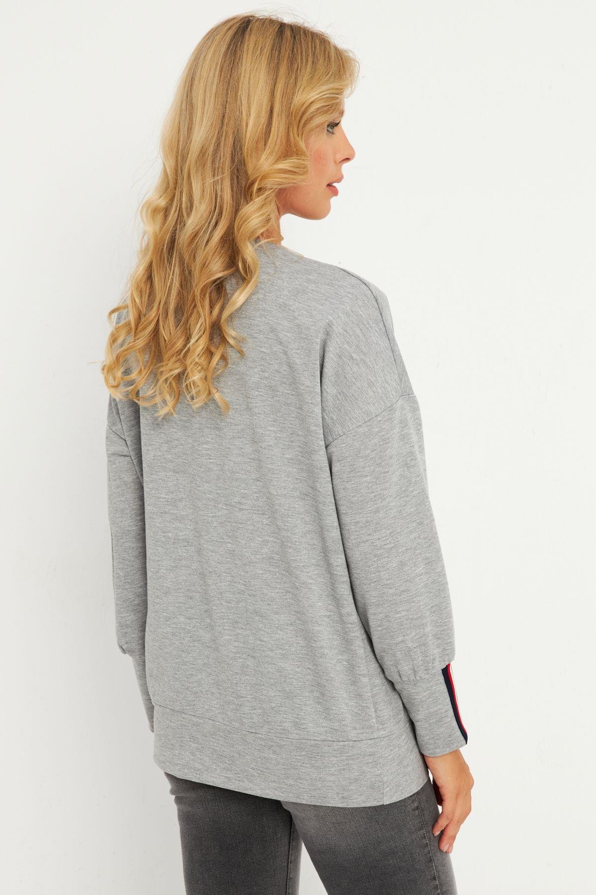 Kadın Gri Şerit Detaylı V Yaka Sweatshirt  EY2905