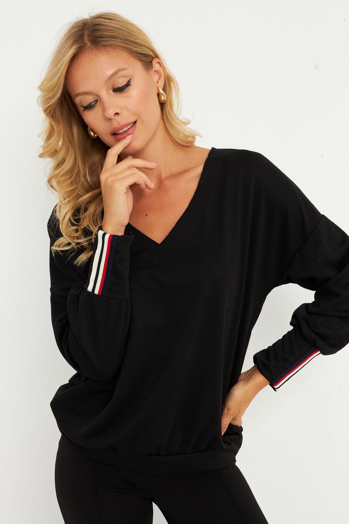 Kadın Gri Şerit Detaylı V Yaka Sweatshirt  EY2905