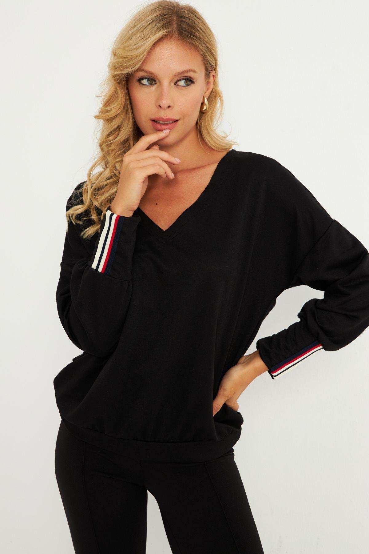 Kadın Gri Şerit Detaylı V Yaka Sweatshirt  EY2905