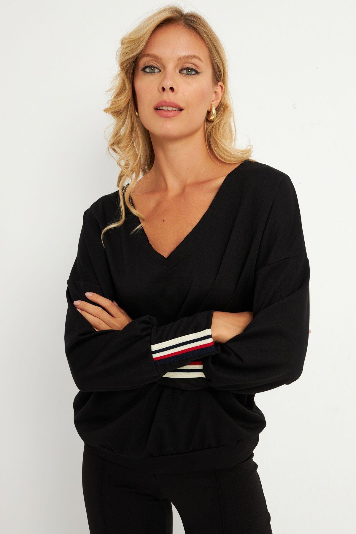 Kadın Gri Şerit Detaylı V Yaka Sweatshirt  EY2905