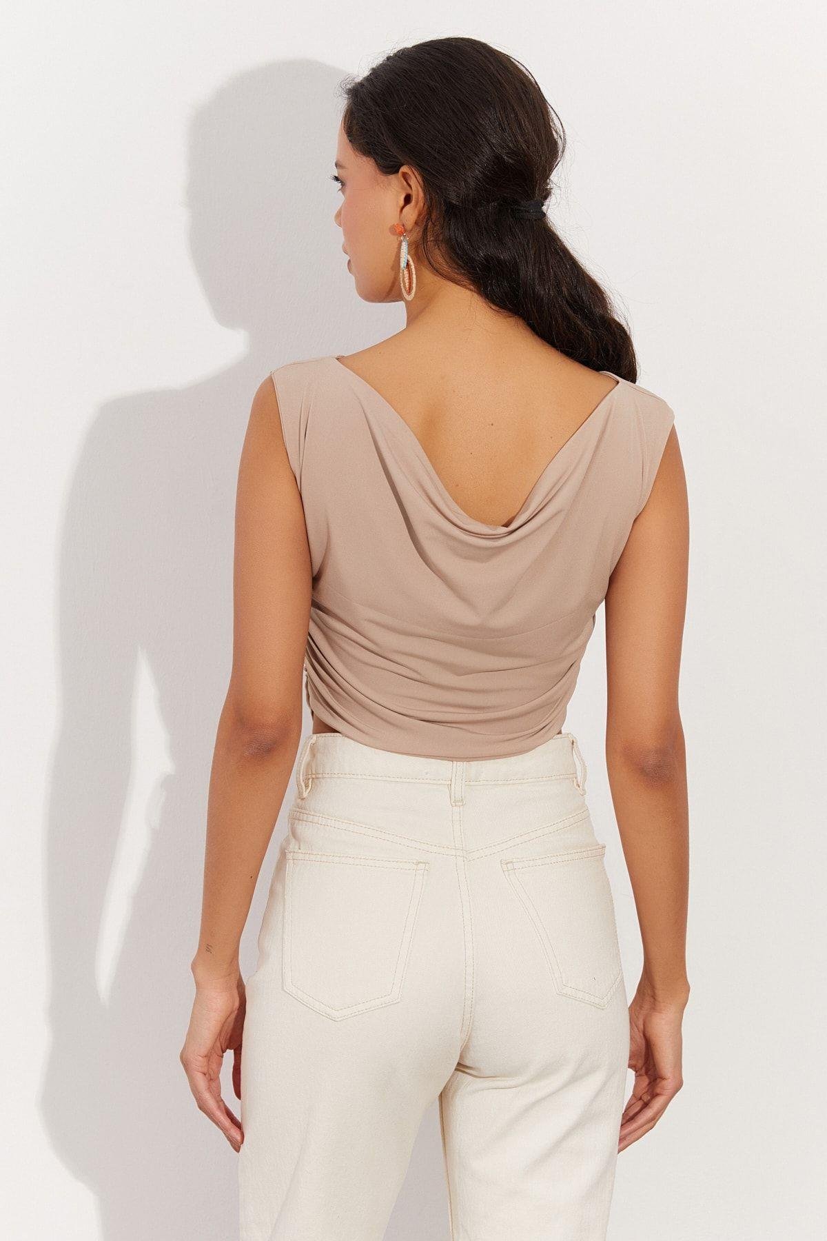 Kadın Kahverengi Degaje Yaka Yanları Büzgülü Crop Bluz B2494
