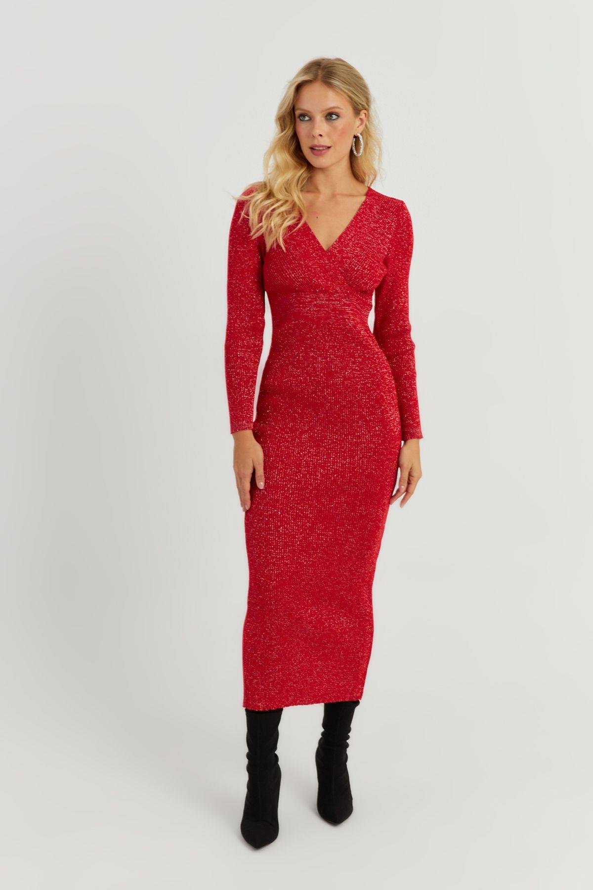 Kadın Kırmızı Simli Kruvaze Triko Maxi Elbise KED3578