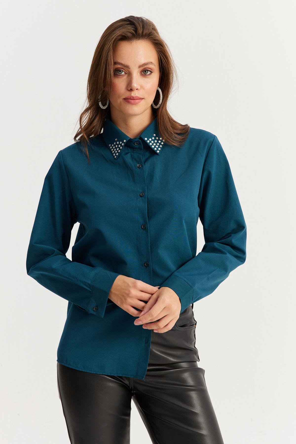 Kadın Petrol Yakası Taşlı Gömlek ZER413
