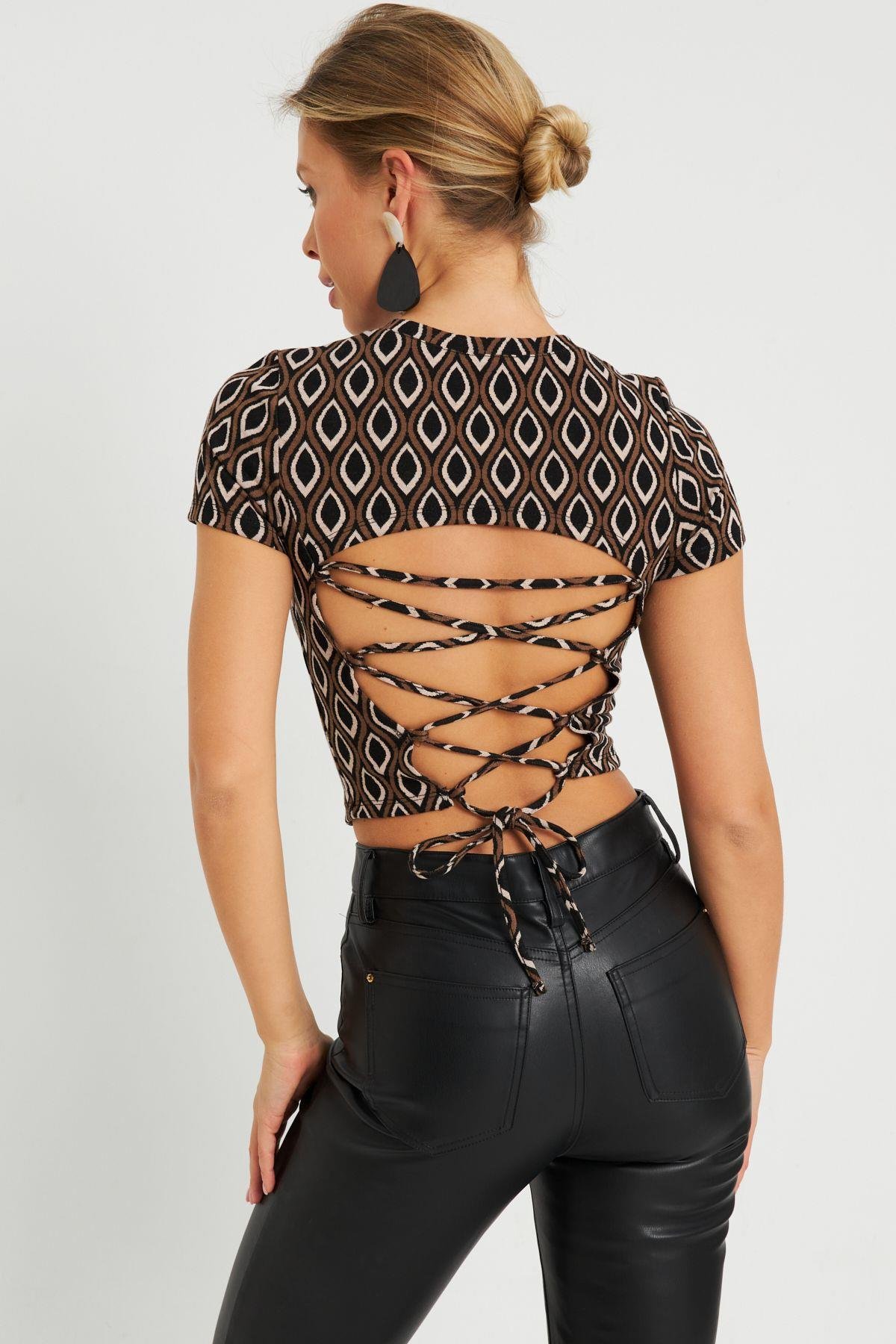 Kadın Sırt Dekolteli Crop Bluz Siyah-Beyaz AYD271