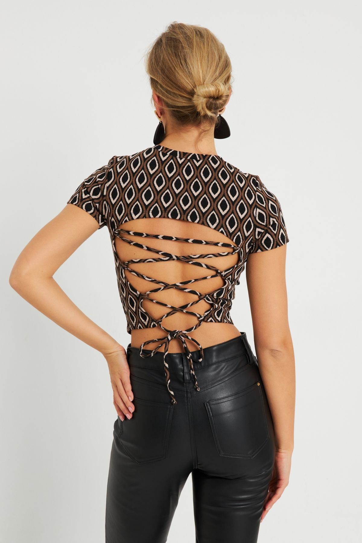 Kadın Sırt Dekolteli Crop Bluz Siyah-Beyaz AYD271