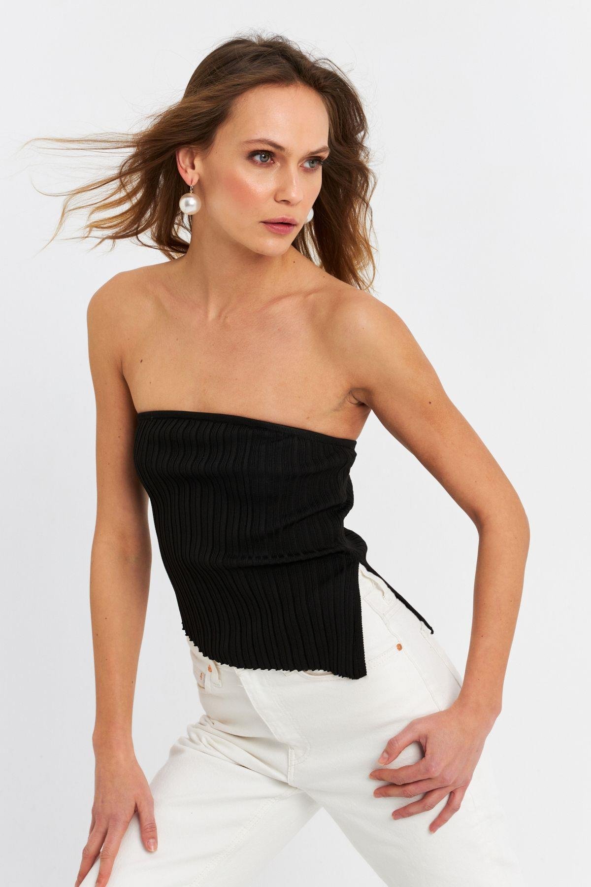 Kadın Siyah Asimetrik Crop Bluz ZH029-90