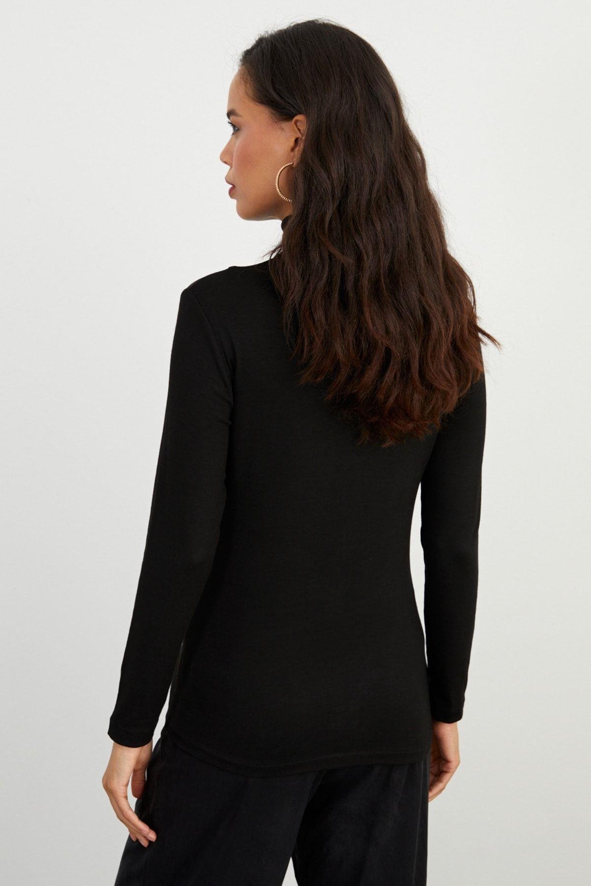 Kadın Siyah Balıkçı Bluz BK1548