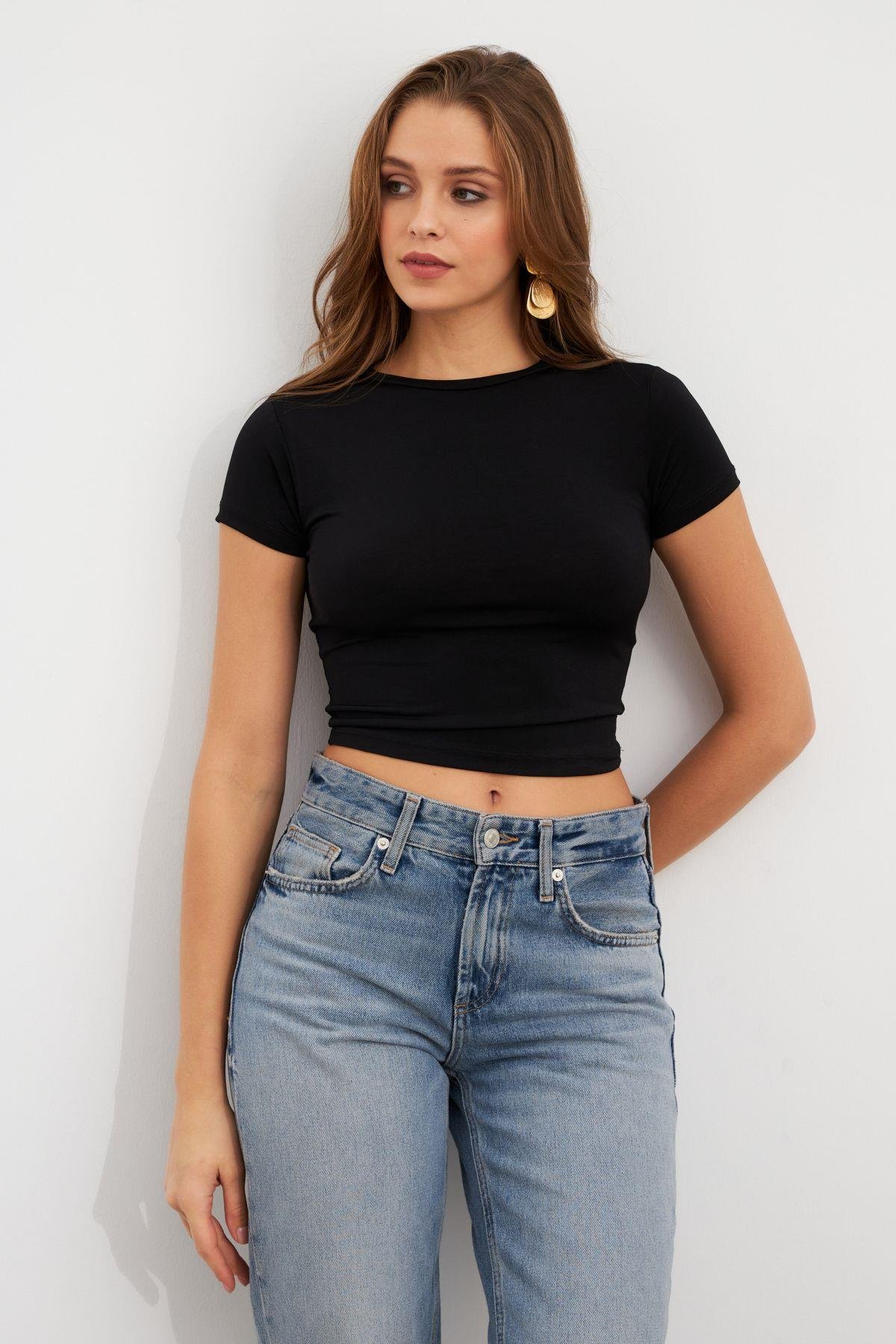 Kadın Siyah Basic Kısa Kollu Bluz UG2444