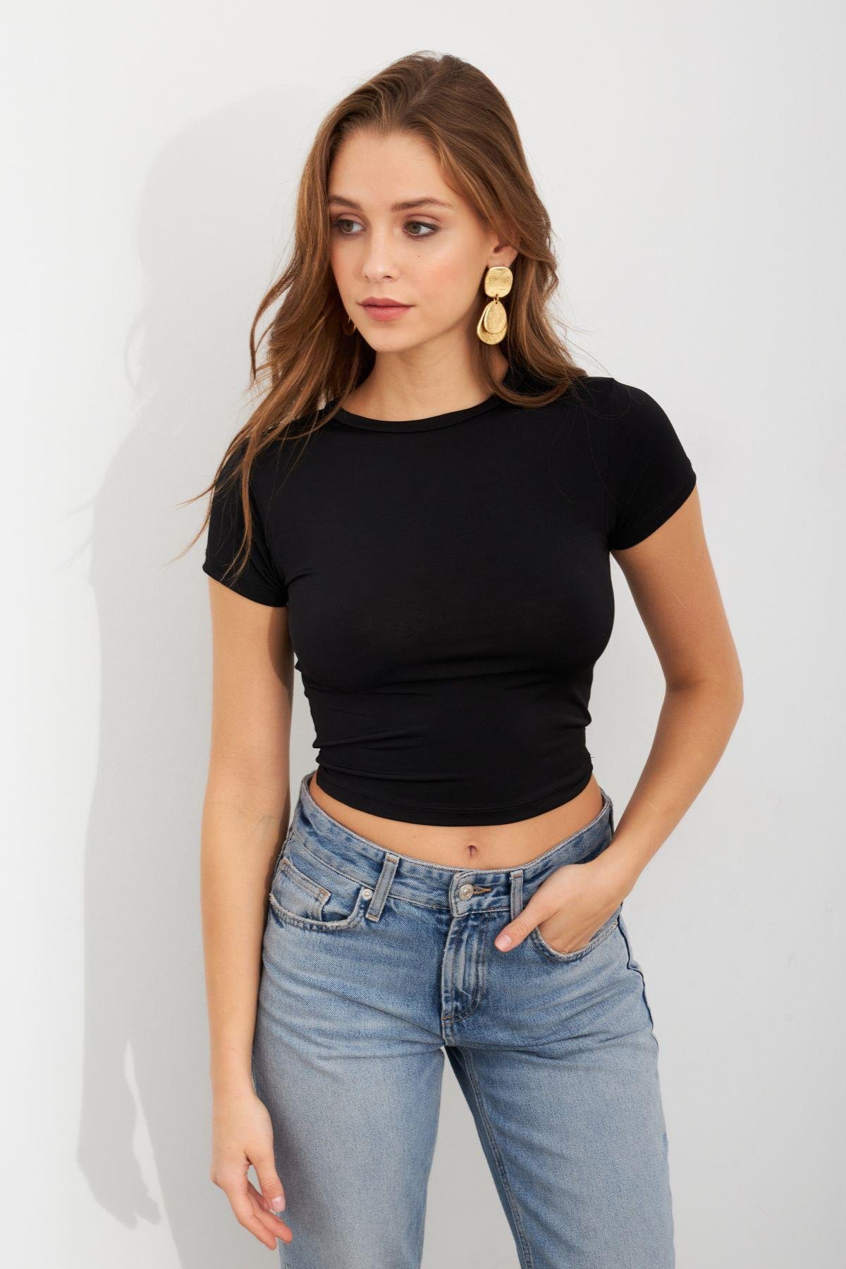 Kadın Siyah Basic Kısa Kollu Bluz UG2444