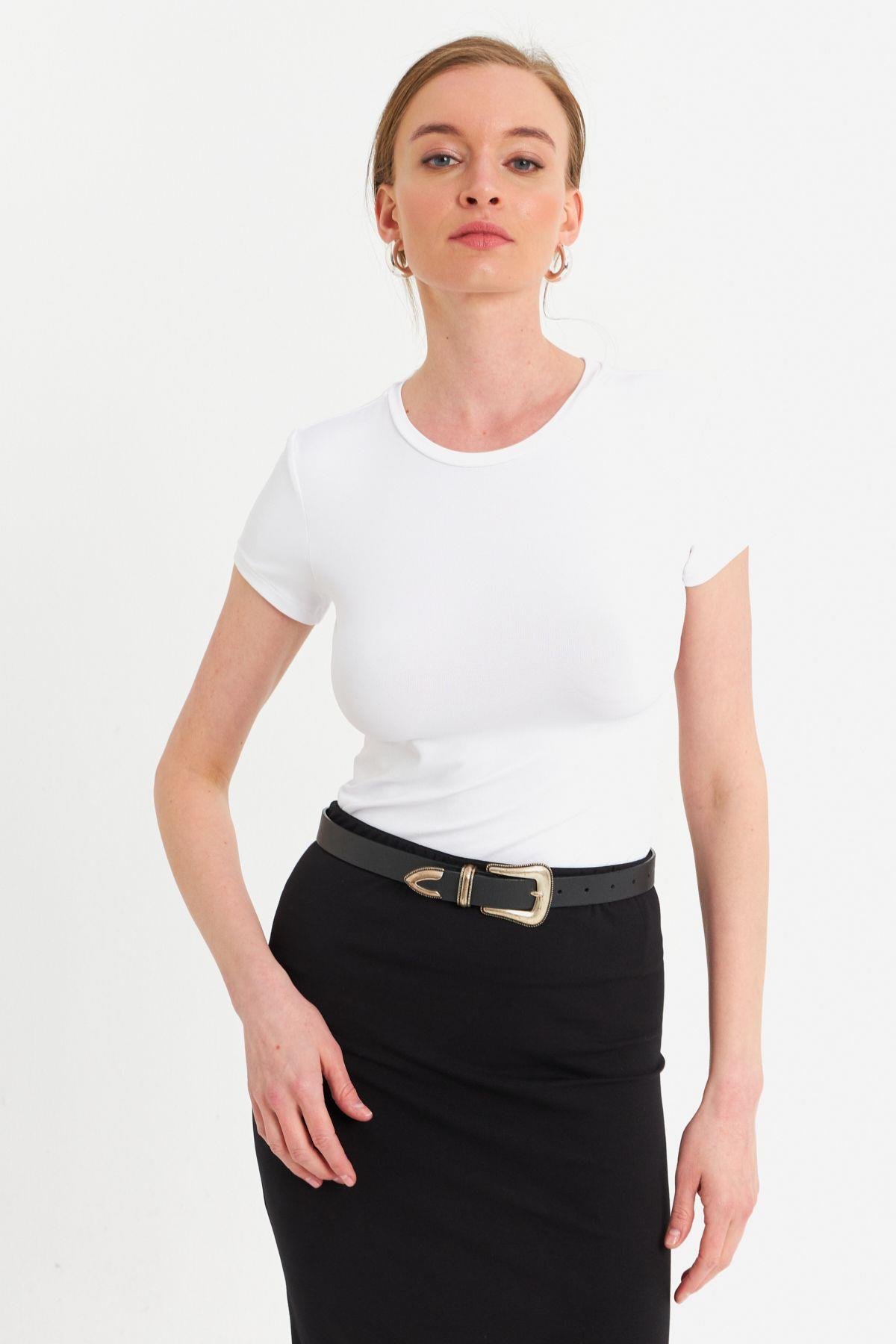 Kadın Siyah Basic T-Shirt FLS07