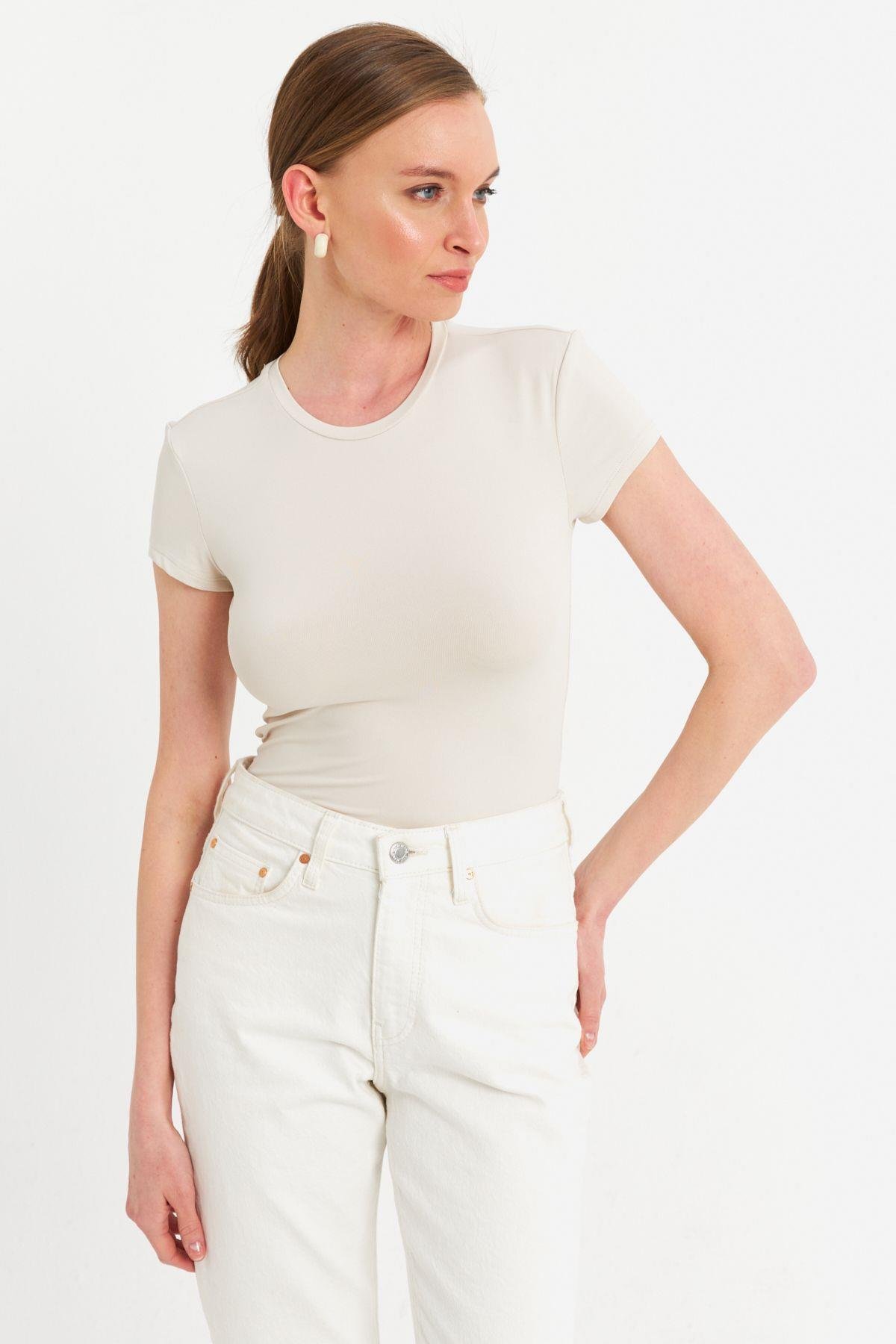 Kadın Siyah Basic T-Shirt FLS07