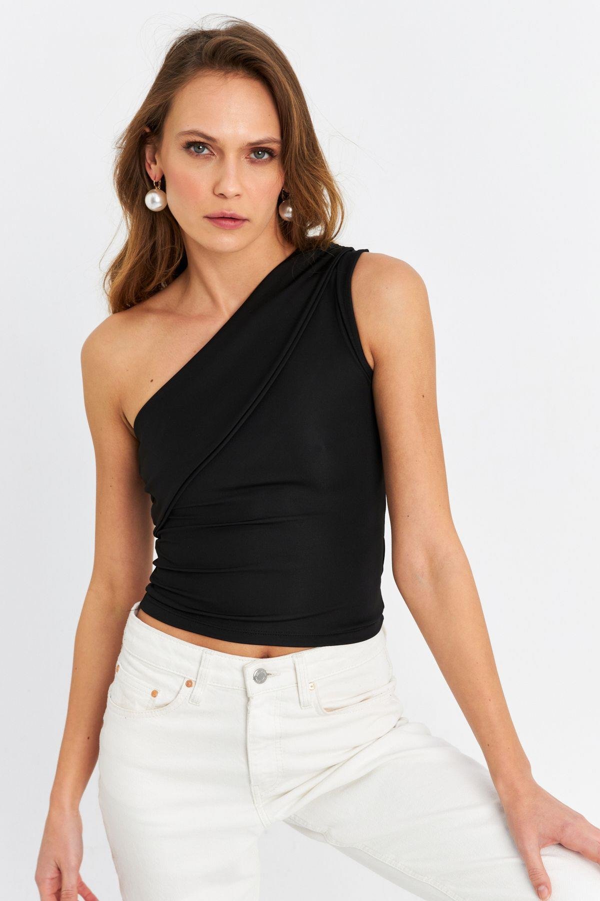 Kadın Siyah Çapraz Yaka Crop Bluz B6082