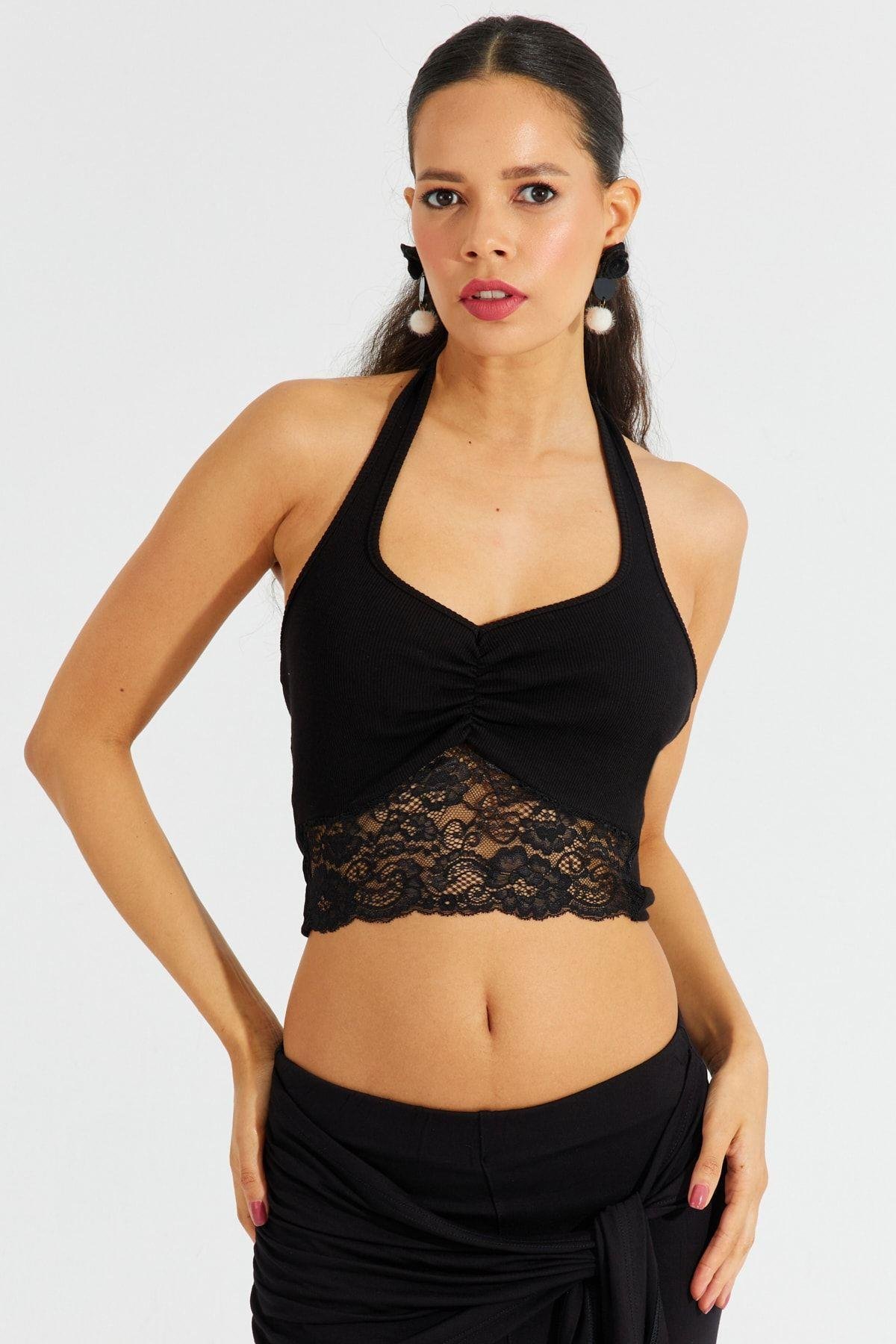 Kadın Siyah Dantel Detaylı Crop Bluz B2549