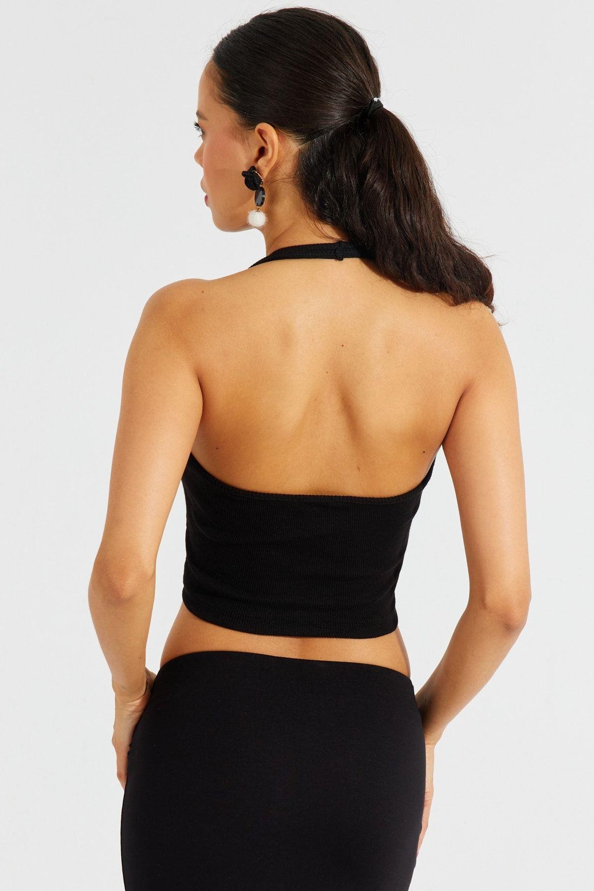 Kadın Siyah Dantel Detaylı Crop Bluz B2549