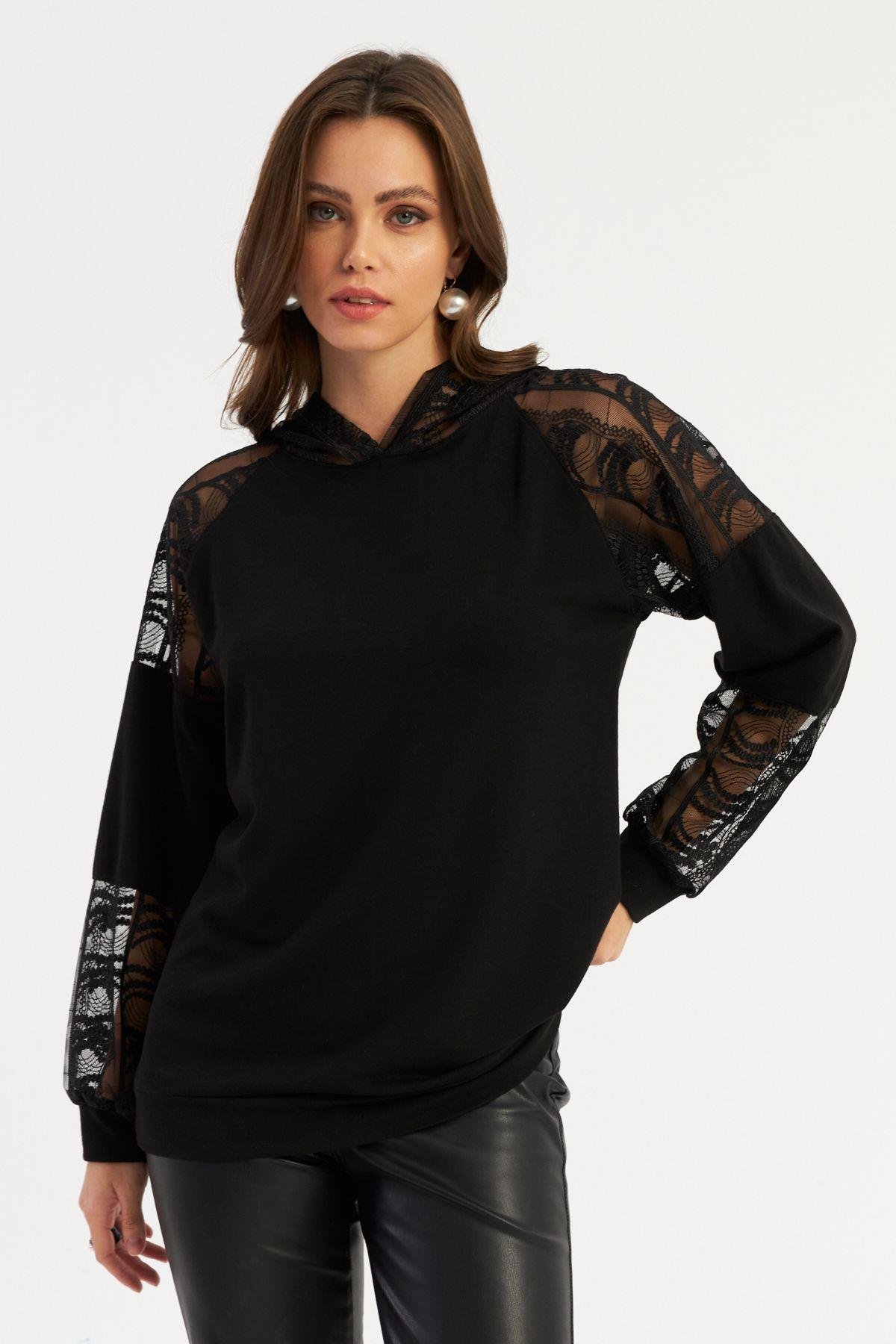 Kadın Siyah Dantel Detaylı Kapüşonlu Sweatshirt MBK58